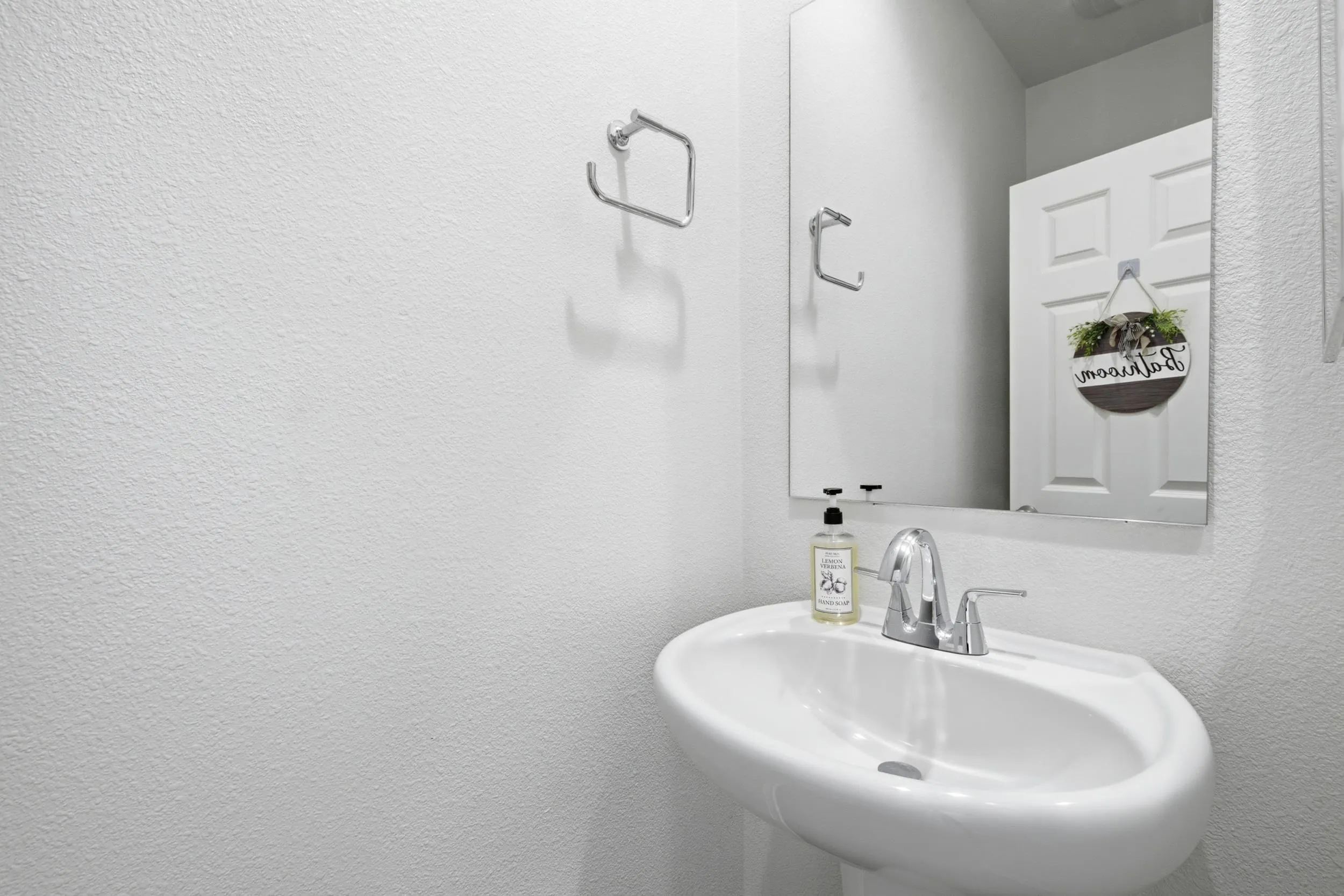 https://cdn.realtyfeed.com/cdn/127/260022192/2df2e08f7d27d1d3fad5a410f4417b2c.webp