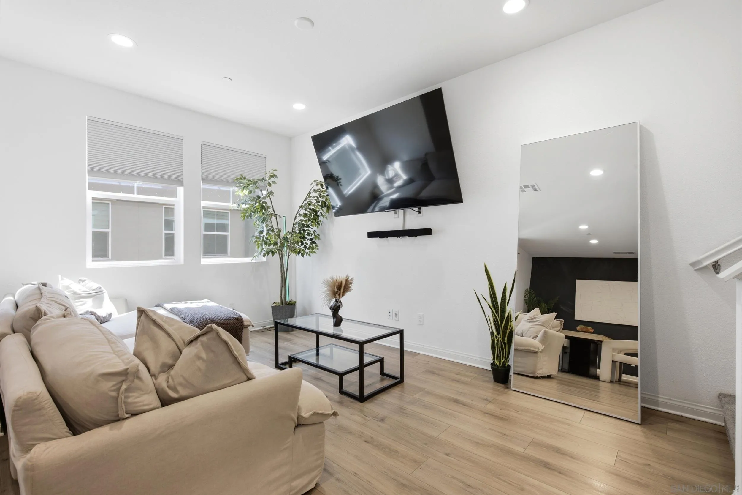 https://cdn.realtyfeed.com/cdn/127/260022192/55b551598282a35d01d1e060e5fe2f0e.webp