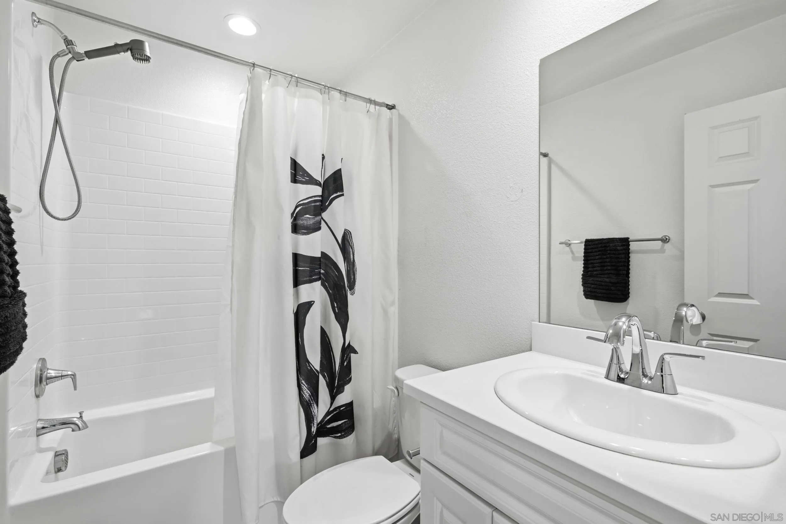 https://cdn.realtyfeed.com/cdn/127/260022192/ab2ee8b3ebc8318894586e74ce06b1d4.webp