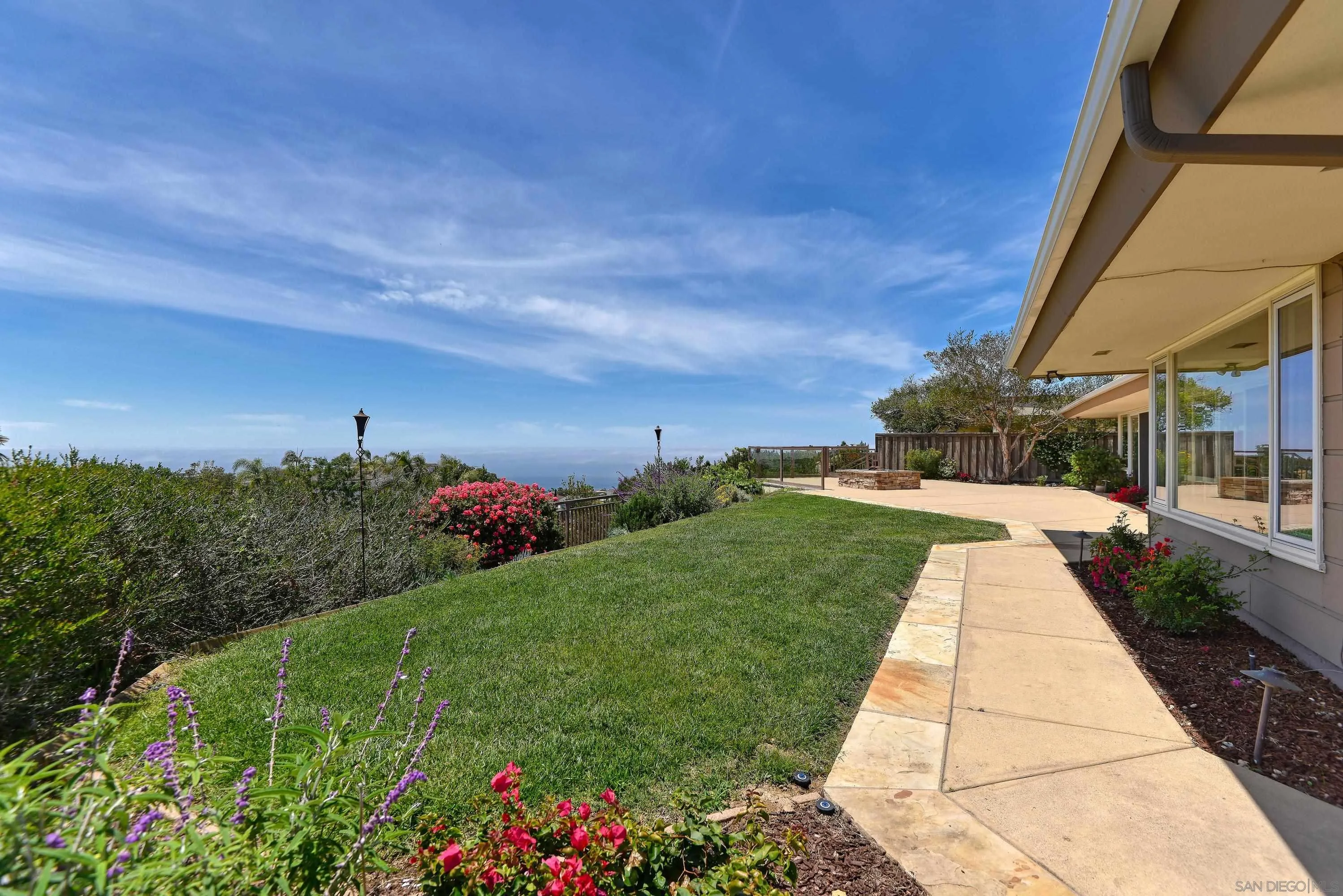 https://cdn.realtyfeed.com/cdn/127/260022193/2f6fc837308b3fec906ef538f22b5598.webp