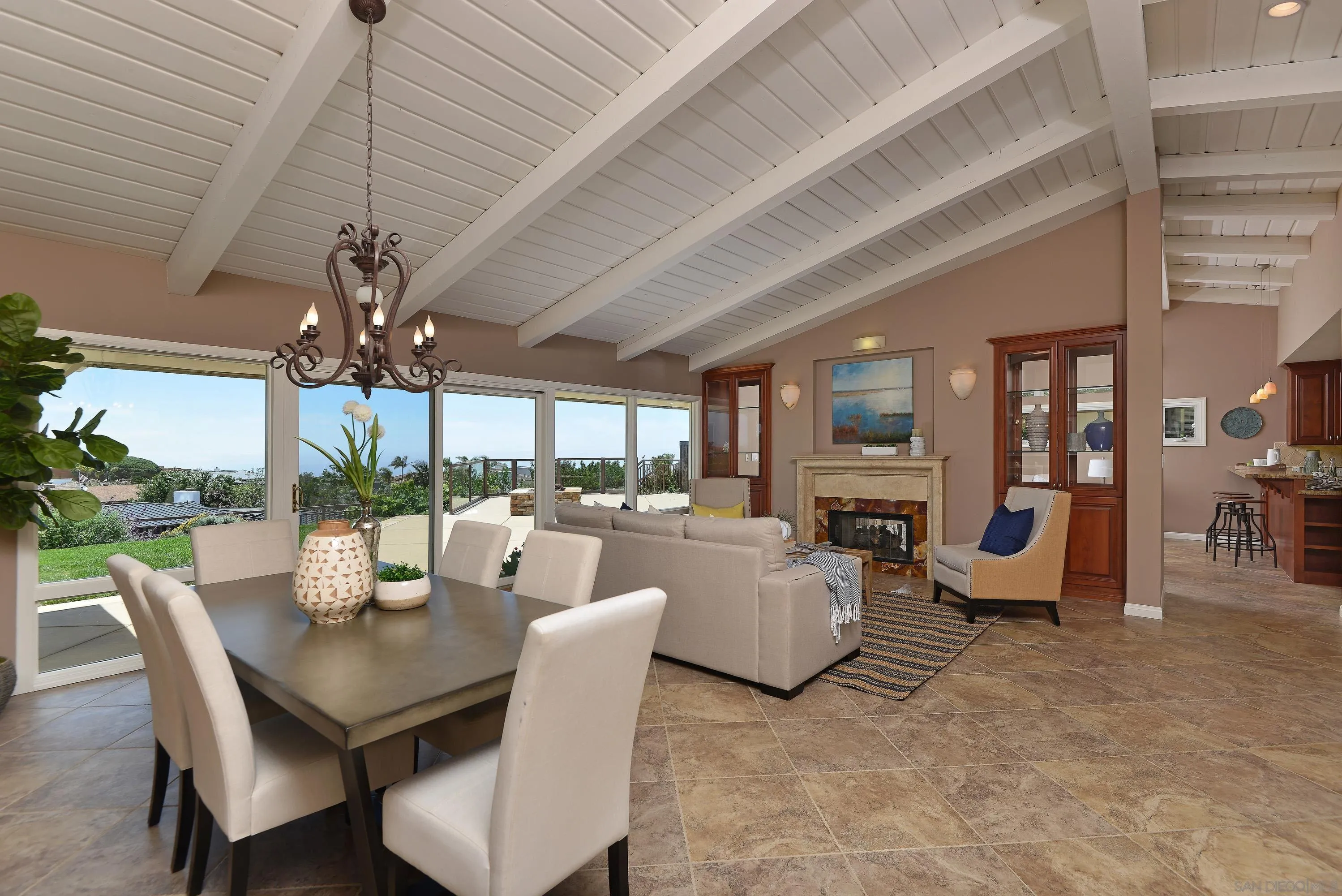 https://cdn.realtyfeed.com/cdn/127/260022193/38c3c517a696880e2bd26686fc29e4e4.webp