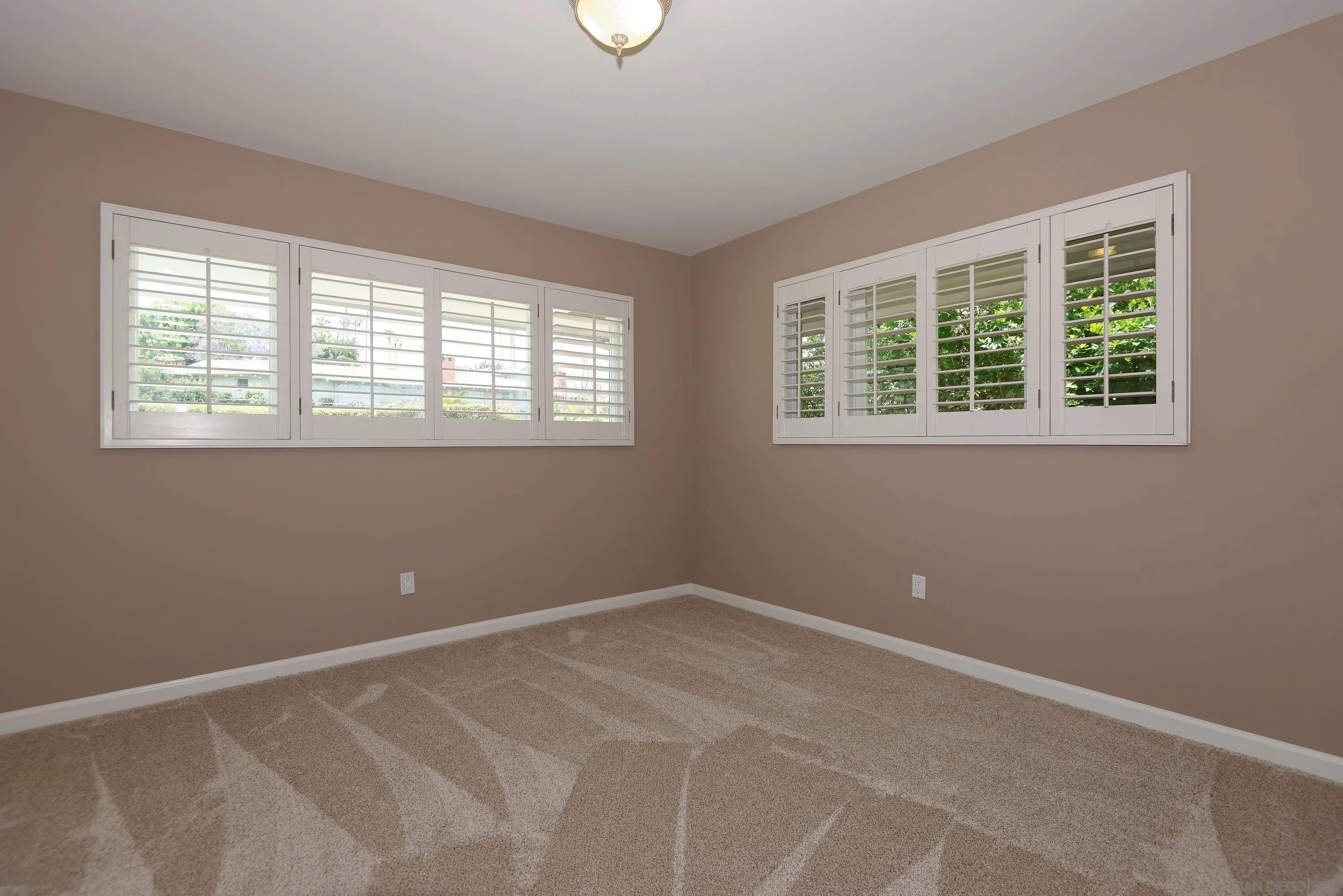 https://cdn.realtyfeed.com/cdn/127/260022193/62e05a6fd56ecac7ca409a1051a0e15c.webp