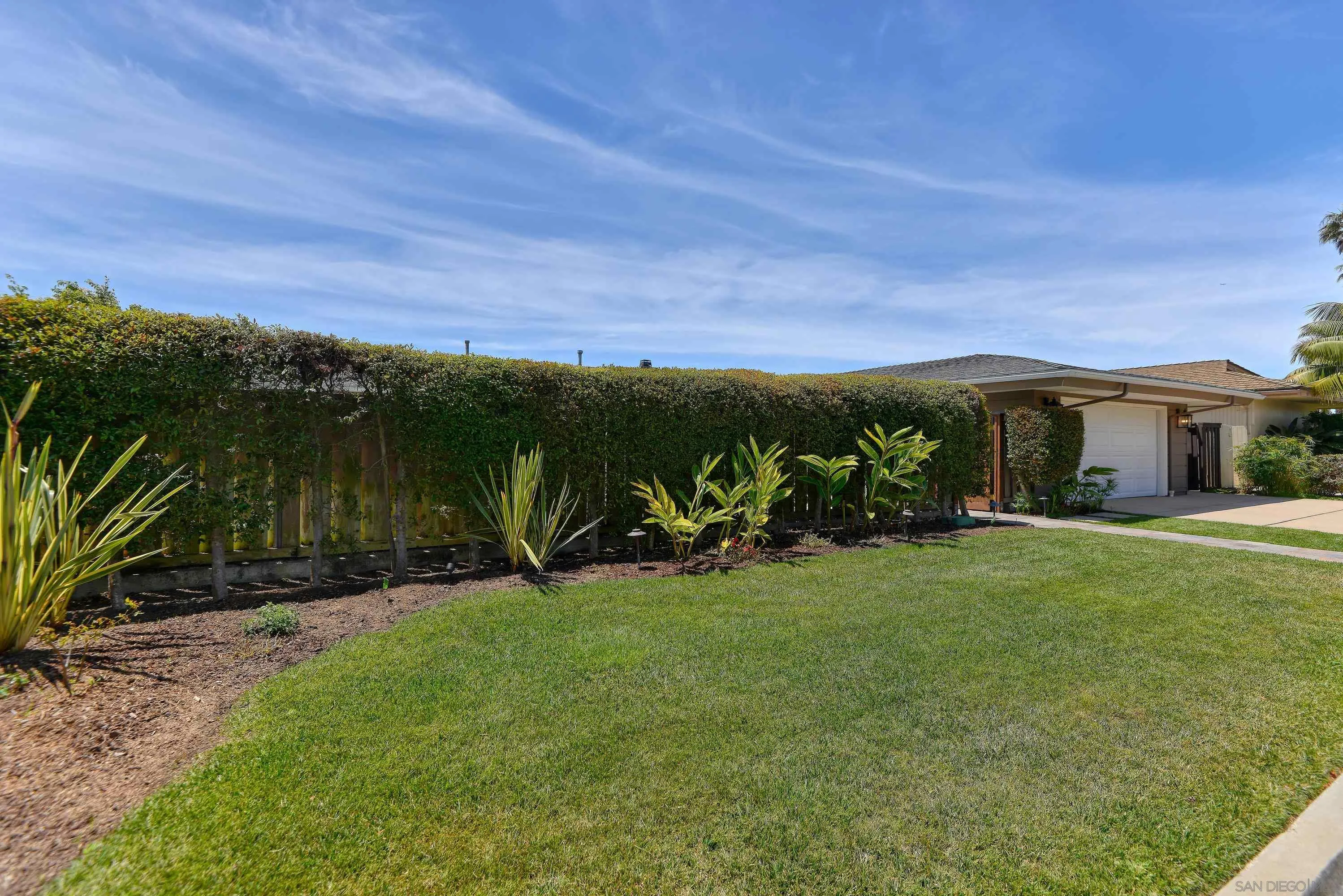 https://cdn.realtyfeed.com/cdn/127/260022193/b4fde40eccd2ead0f63de04fcc05e3f2.webp