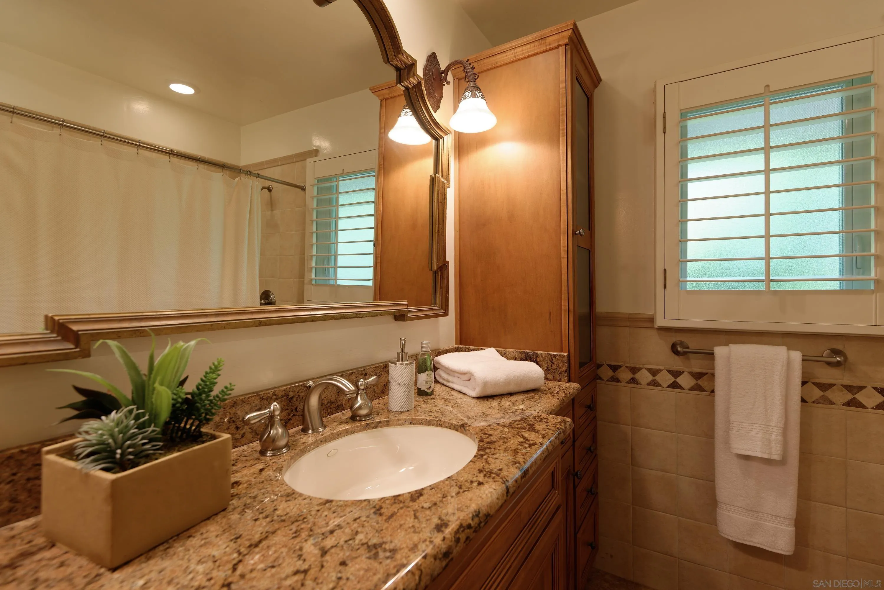 https://cdn.realtyfeed.com/cdn/127/260022193/e61dd045c490fbb0d3589108aebe83f8.webp