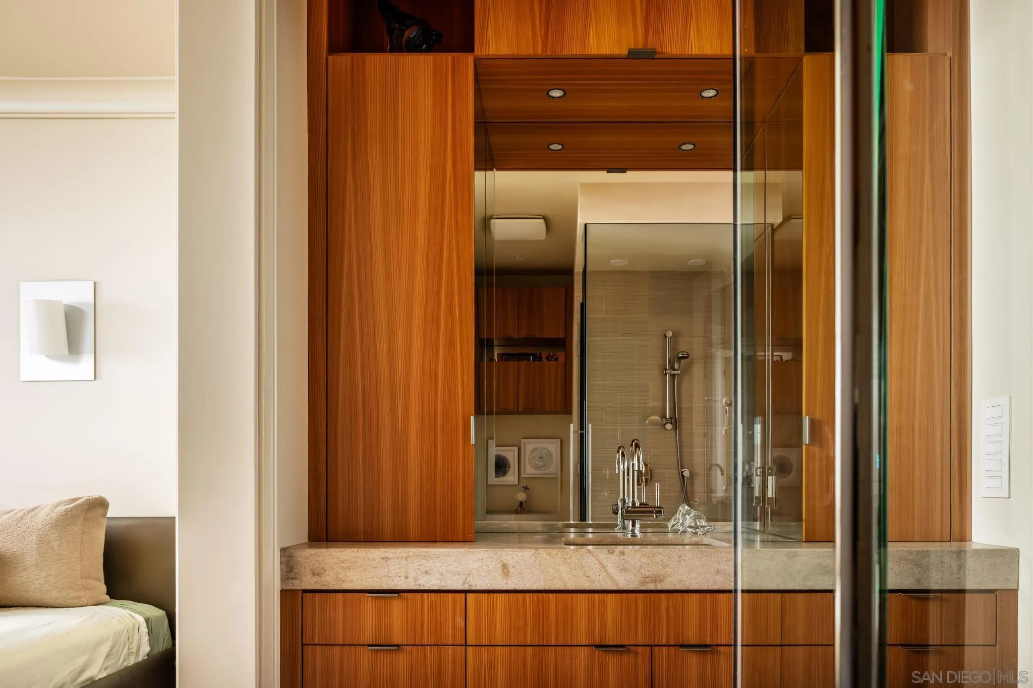 https://cdn.realtyfeed.com/cdn/127/260022197/f0f8377c3da1472f8ab812ed267d8f6d.webp