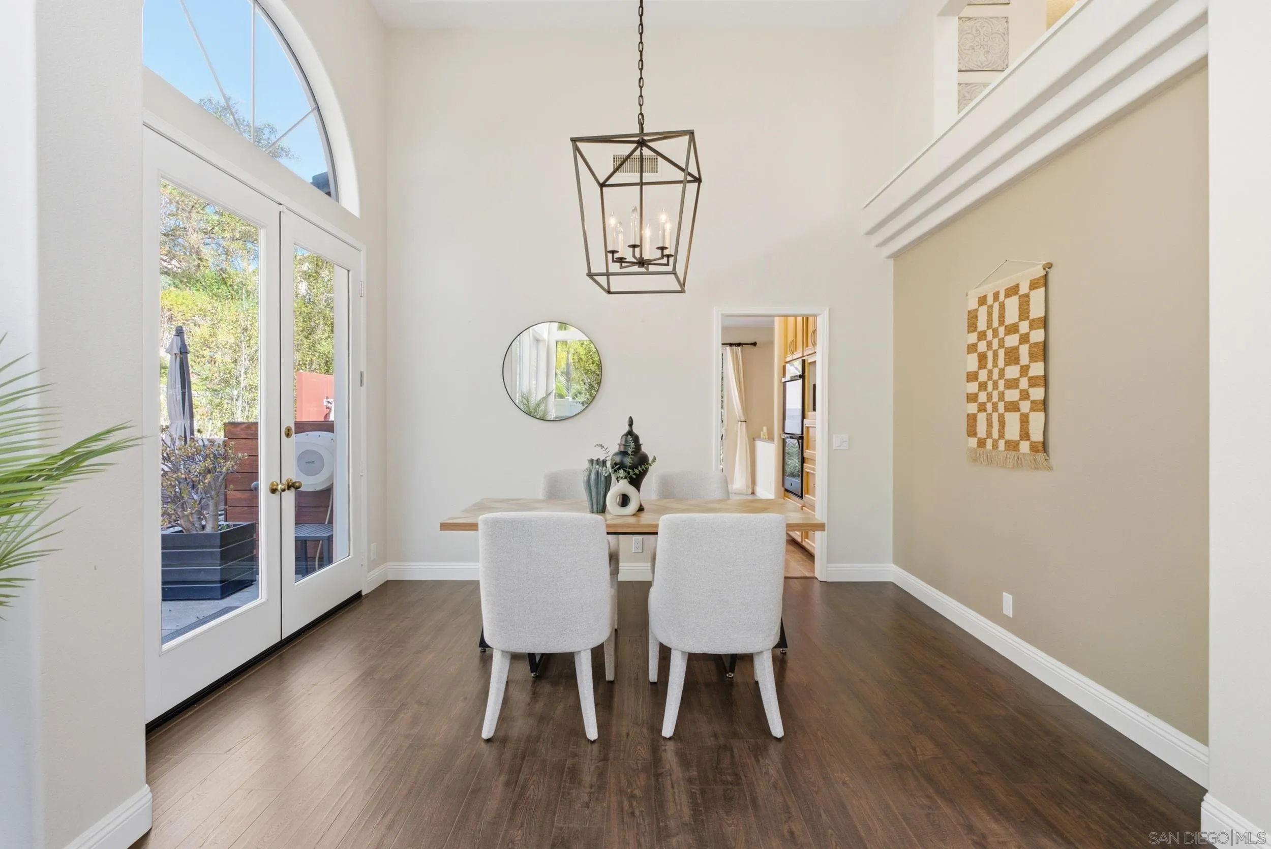 https://cdn.realtyfeed.com/cdn/127/260022199/0f46255d716631a86e7acd60c5331d3e.webp