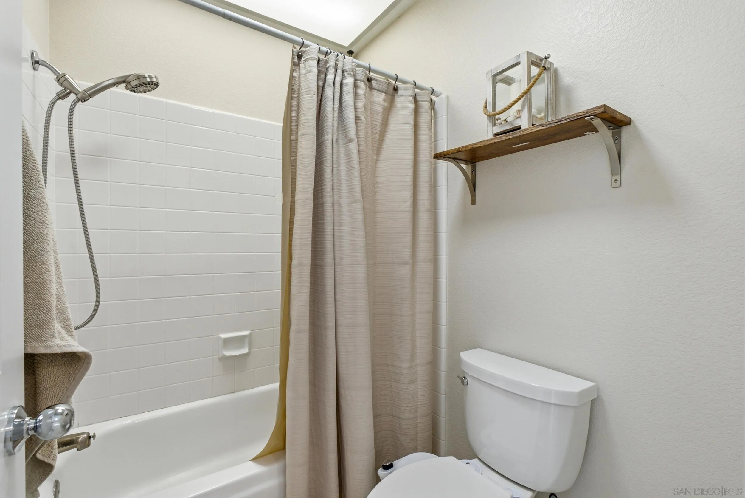 https://cdn.realtyfeed.com/cdn/127/260022199/19eeec0b3cecbd903ac7488f8edbfdcd.webp