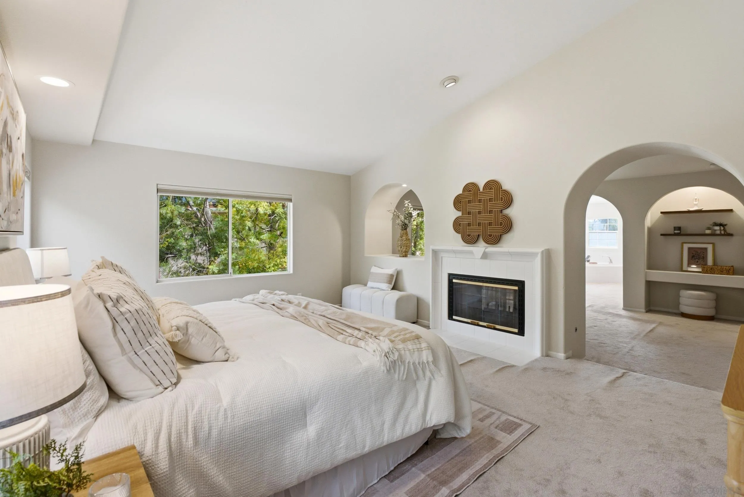 https://cdn.realtyfeed.com/cdn/127/260022199/32649dbfe3e712a855b3fe5635634cc4.webp