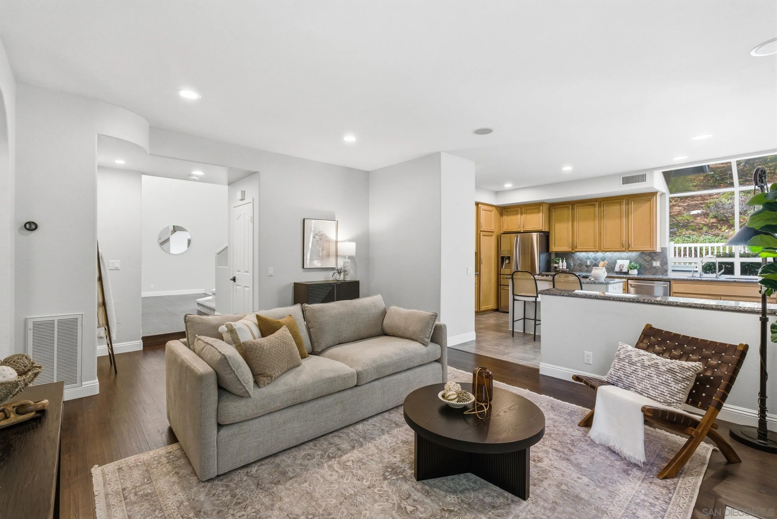 https://cdn.realtyfeed.com/cdn/127/260022199/80f92506353a71df47b4f48f4955ddb3.webp