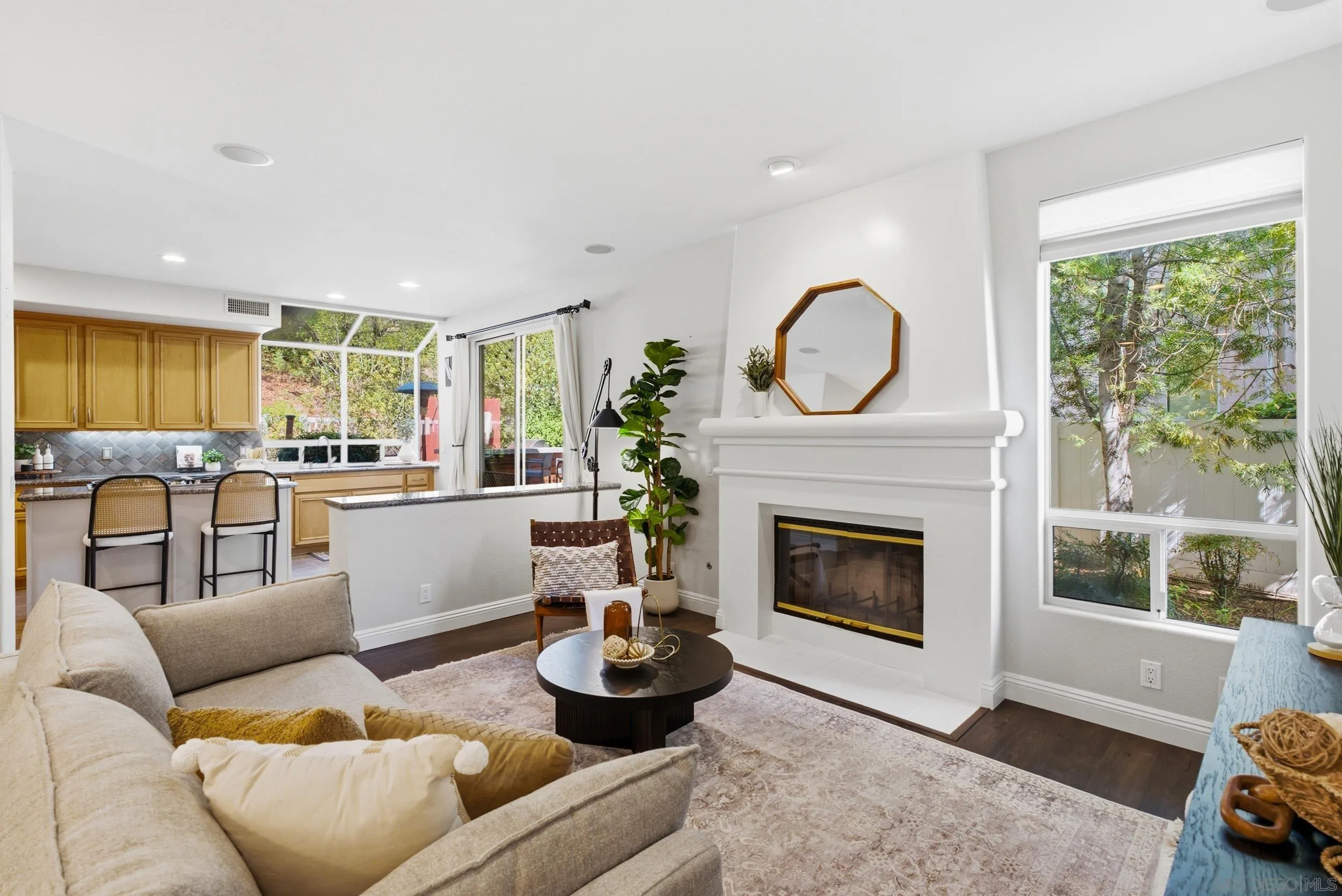 https://cdn.realtyfeed.com/cdn/127/260022199/ae9aab013435457f1edb4a067e97b564.webp