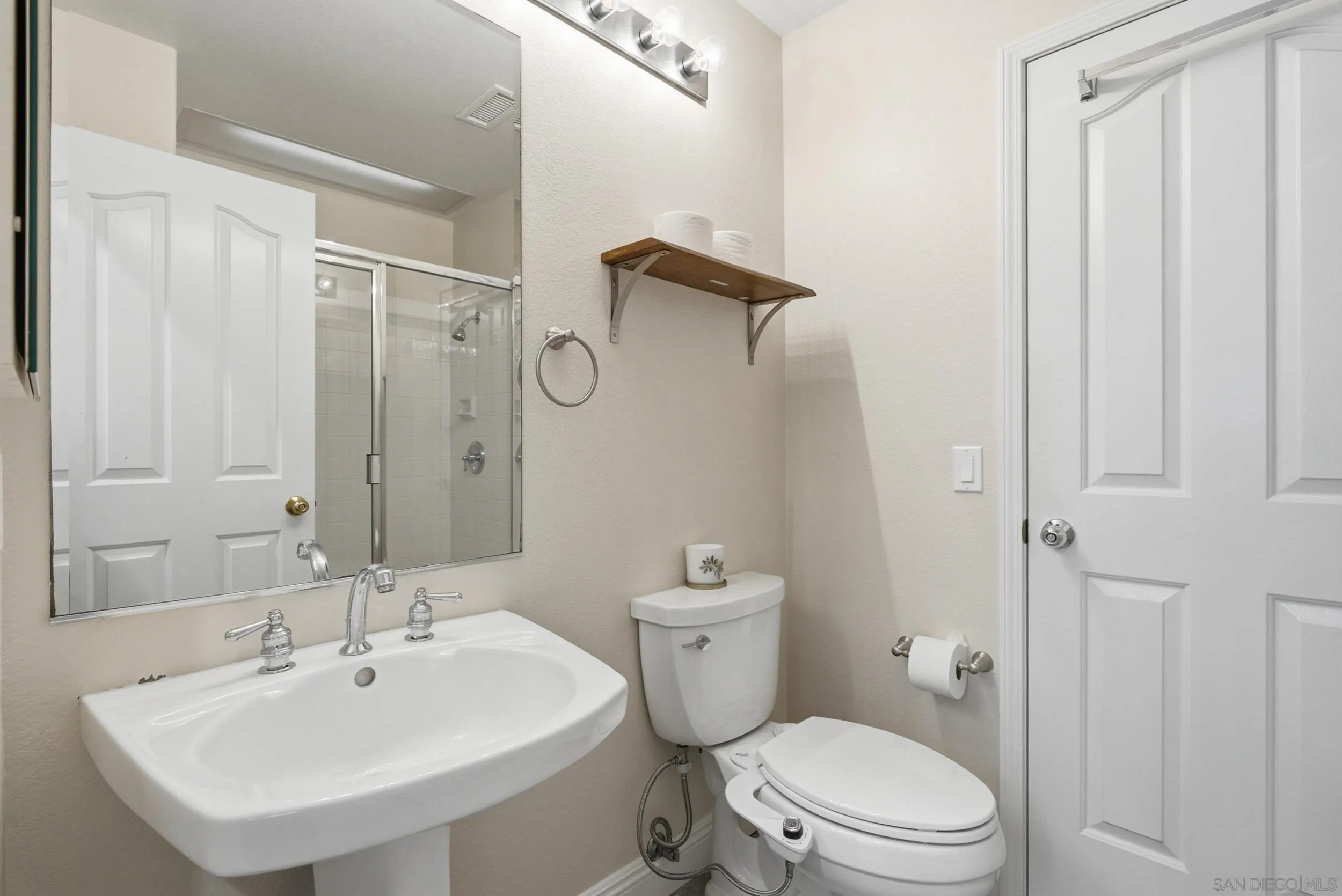 https://cdn.realtyfeed.com/cdn/127/260022199/d8d71e3e3657d1d8c59b9942fa6b811b.webp