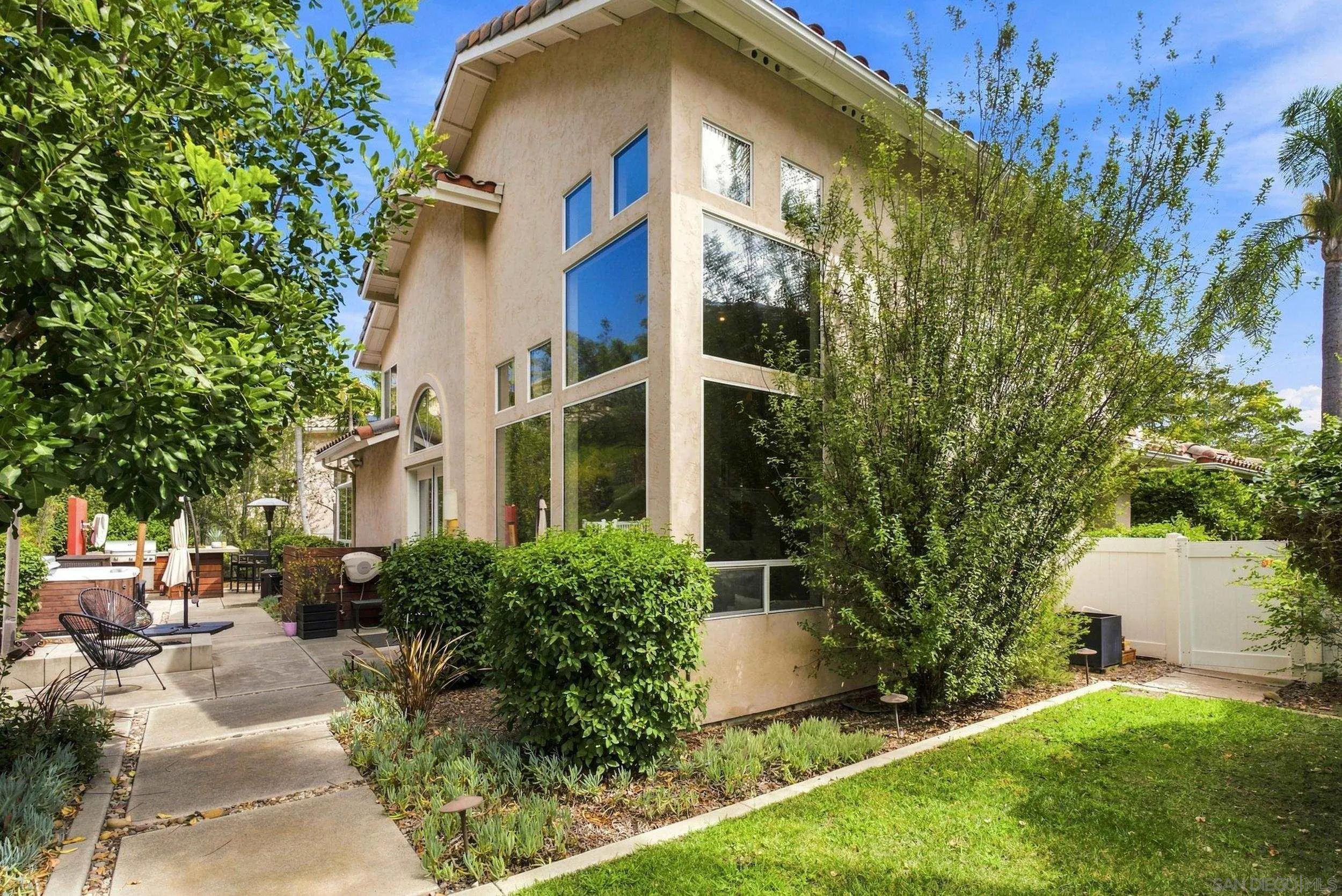 https://cdn.realtyfeed.com/cdn/127/260022199/e0cd5165a9d57a4d6a7b44faac00b595.webp