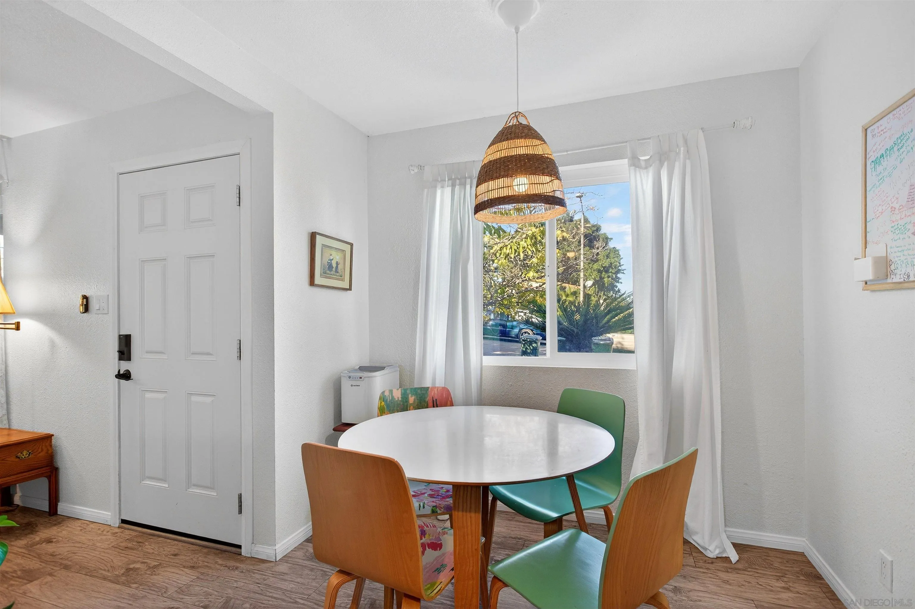 https://cdn.realtyfeed.com/cdn/127/2600222/edd0dd9355d866579d99b918d508a58a.webp