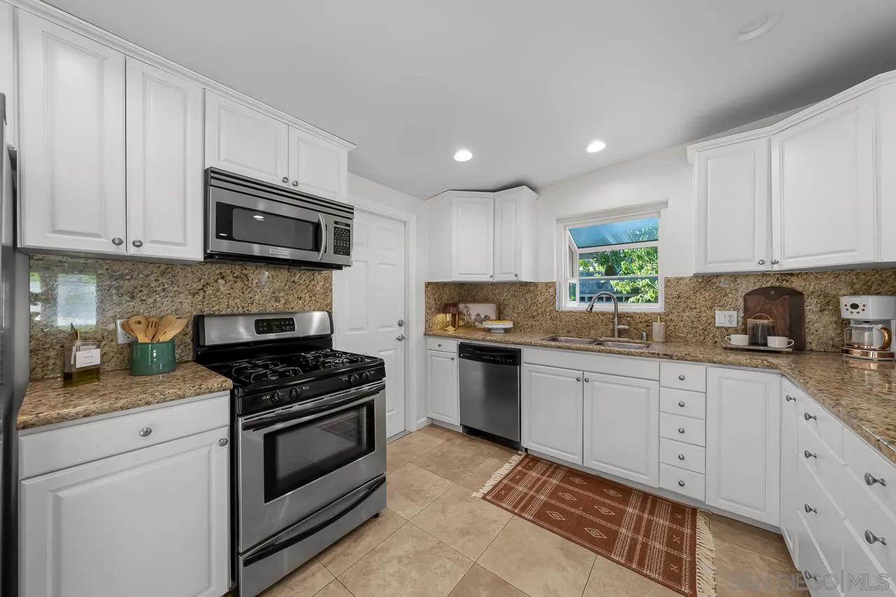 https://cdn.realtyfeed.com/cdn/127/260022201/198b4a44da3dd467152b387a79d195b3.webp
