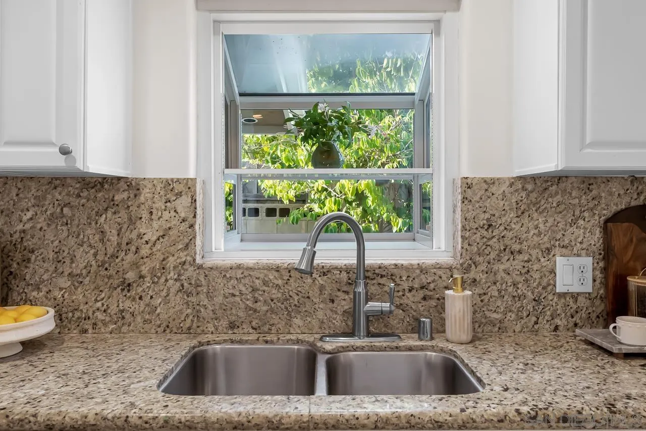 https://cdn.realtyfeed.com/cdn/127/260022201/7d0fa2062f5e900c9329d9ffd9f7877f.webp