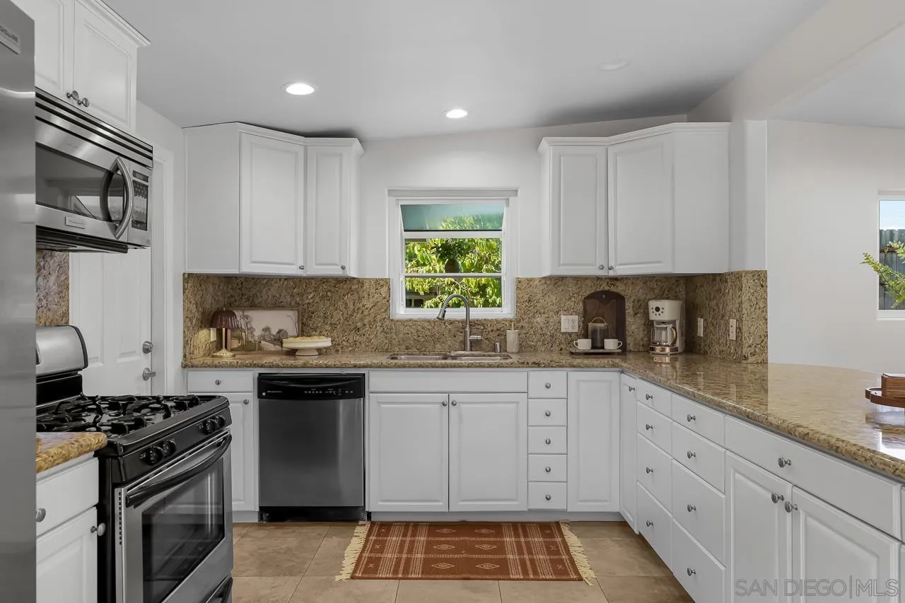 https://cdn.realtyfeed.com/cdn/127/260022201/ae8baa79647e6d1937f4d649e204eb3e.webp