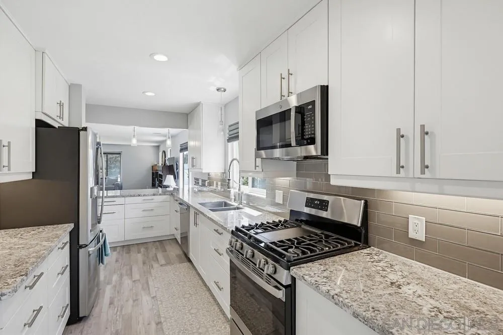 https://cdn.realtyfeed.com/cdn/127/260022202/1347ff2ccd271a97486d219dad461828.webp