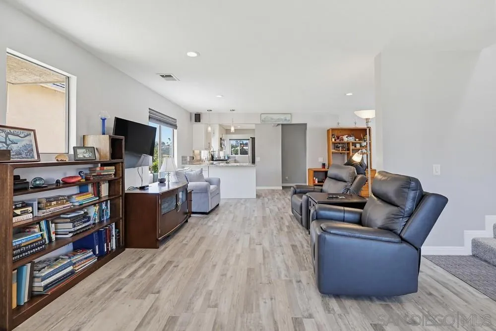 https://cdn.realtyfeed.com/cdn/127/260022202/9f311bbb63d8264c82812aeabcd00826.webp