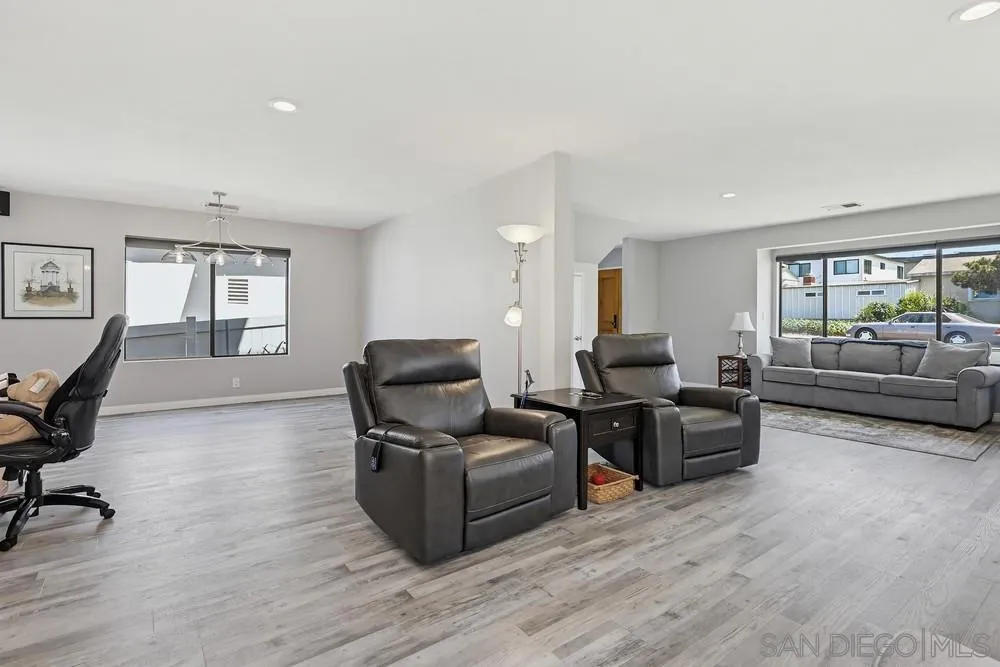 https://cdn.realtyfeed.com/cdn/127/260022202/ae9784daf2782516a92ca44db635ba37.webp