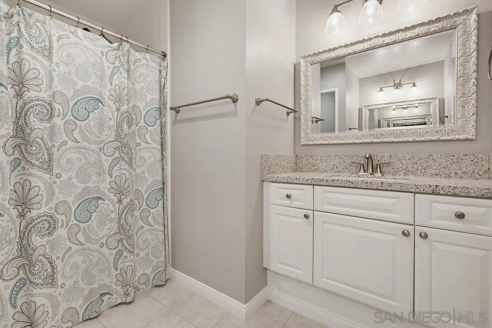 https://cdn.realtyfeed.com/cdn/127/260022202/fdc288449cbce3142bf47e58966afcc7.webp