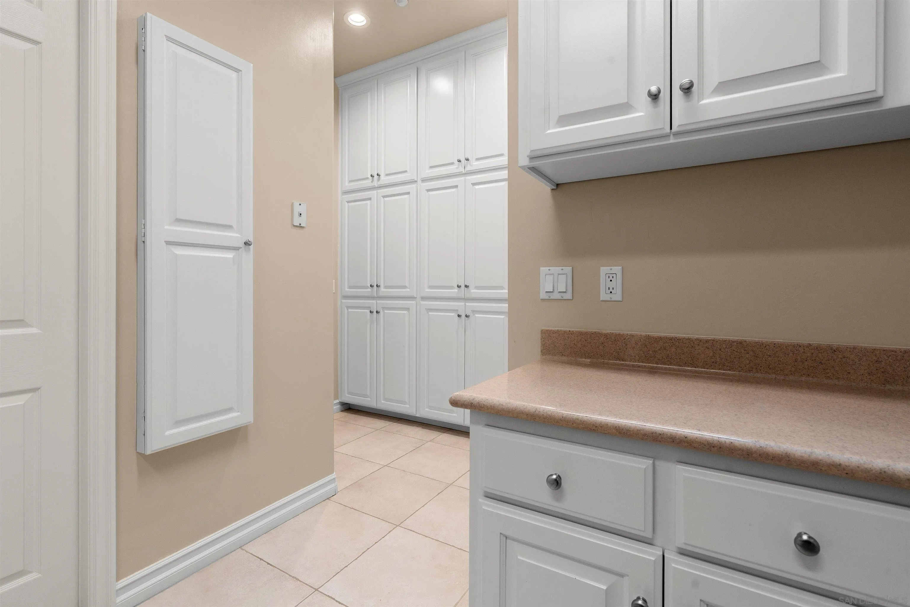 https://cdn.realtyfeed.com/cdn/127/260022206/0b06a2aaca063b6e283330947547e95f.webp