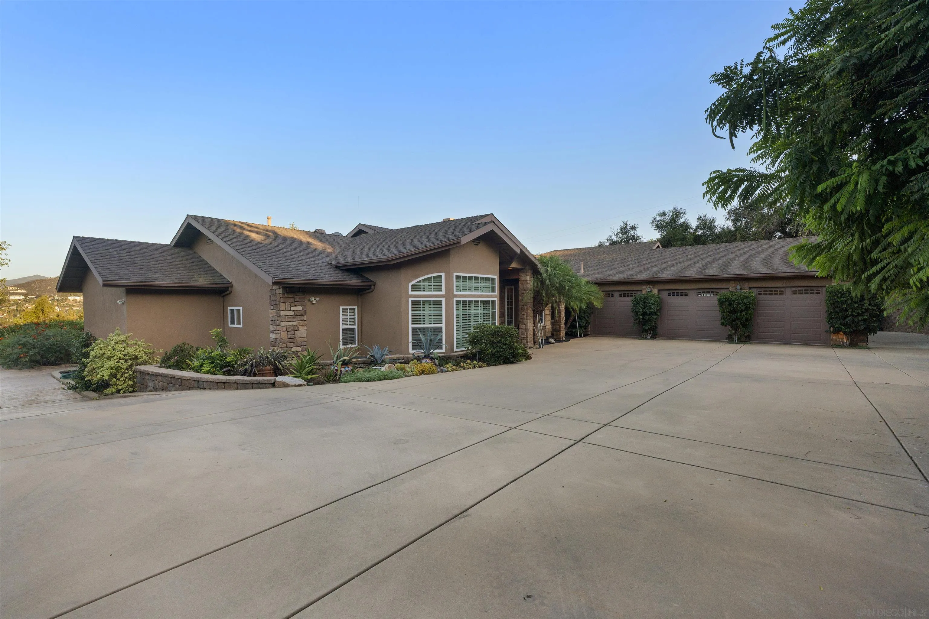 https://cdn.realtyfeed.com/cdn/127/260022206/0ee479fd09bebb8ba044c20512cbdb53.webp