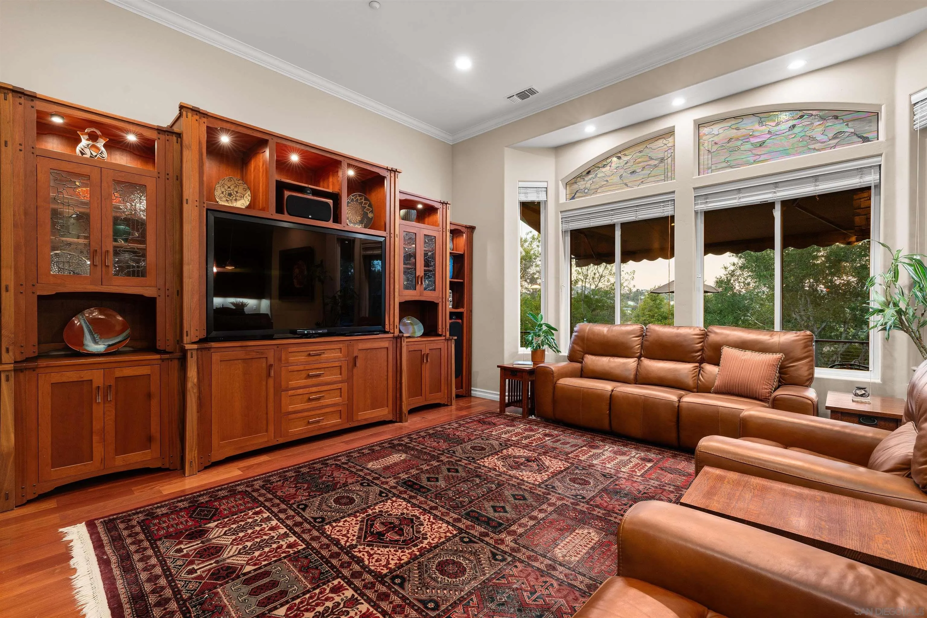 https://cdn.realtyfeed.com/cdn/127/260022206/18c1f0dd67e0c00f389415da3af8e624.webp