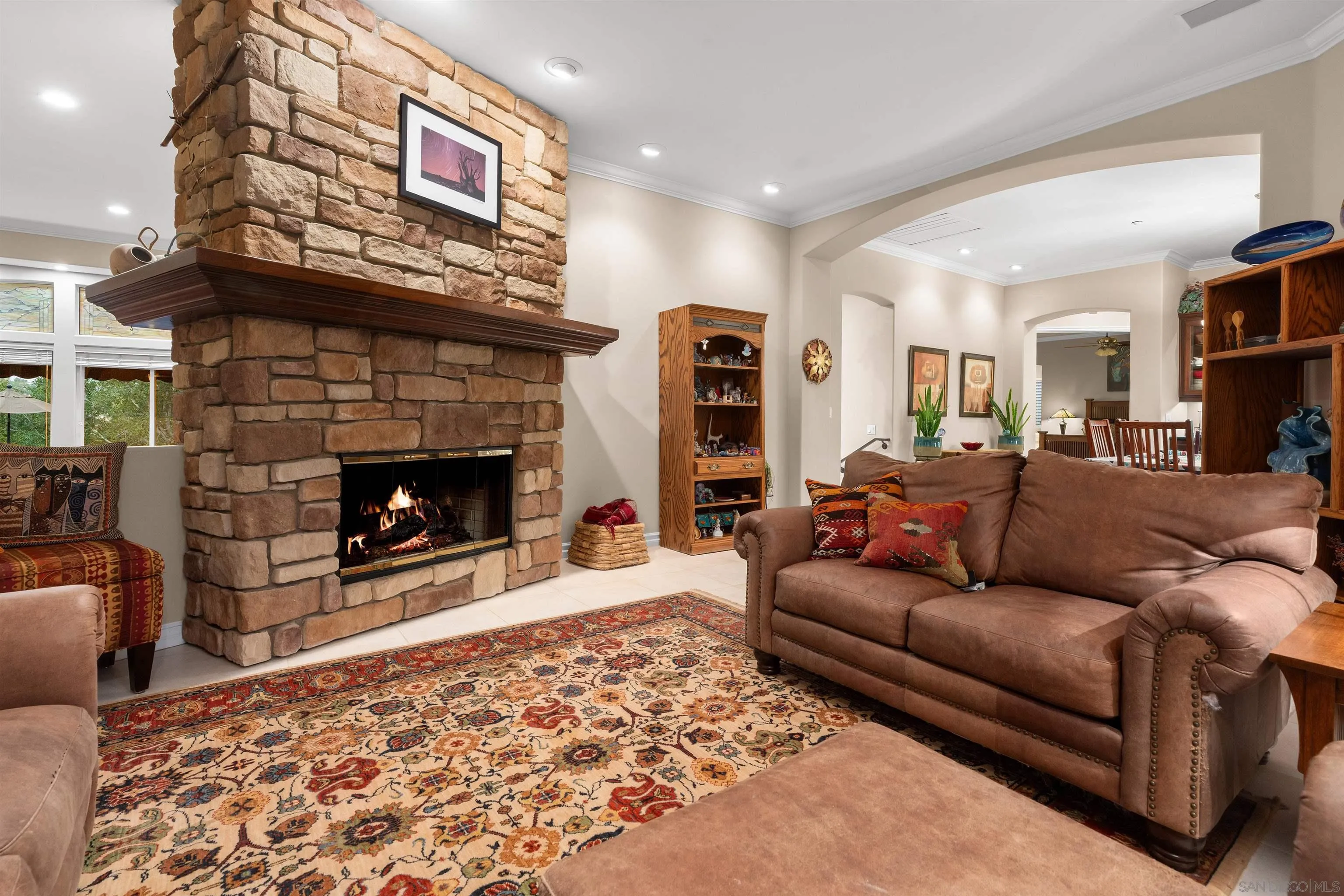 https://cdn.realtyfeed.com/cdn/127/260022206/4407be64e7f44f6bf3d1d3c23c787c81.webp