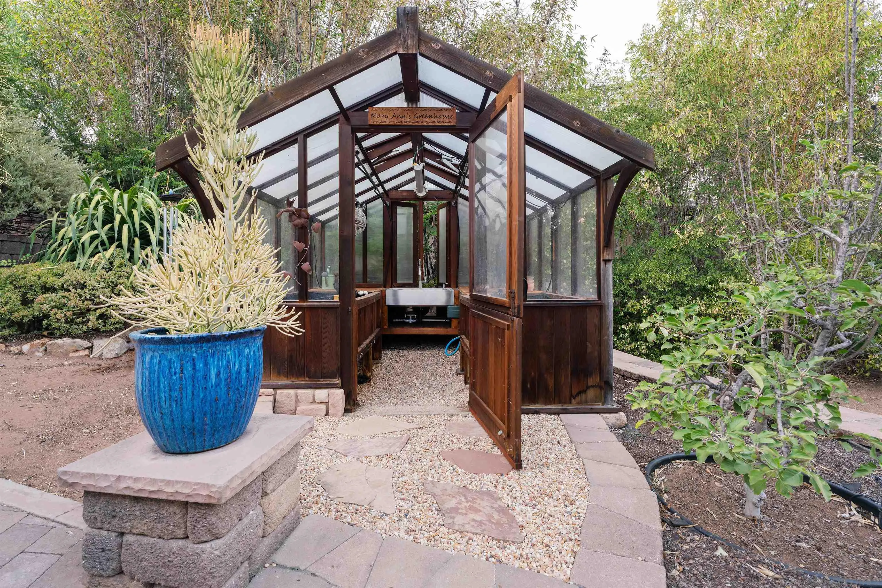 https://cdn.realtyfeed.com/cdn/127/260022206/a1a1d768fc708074e410491fa5831622.webp