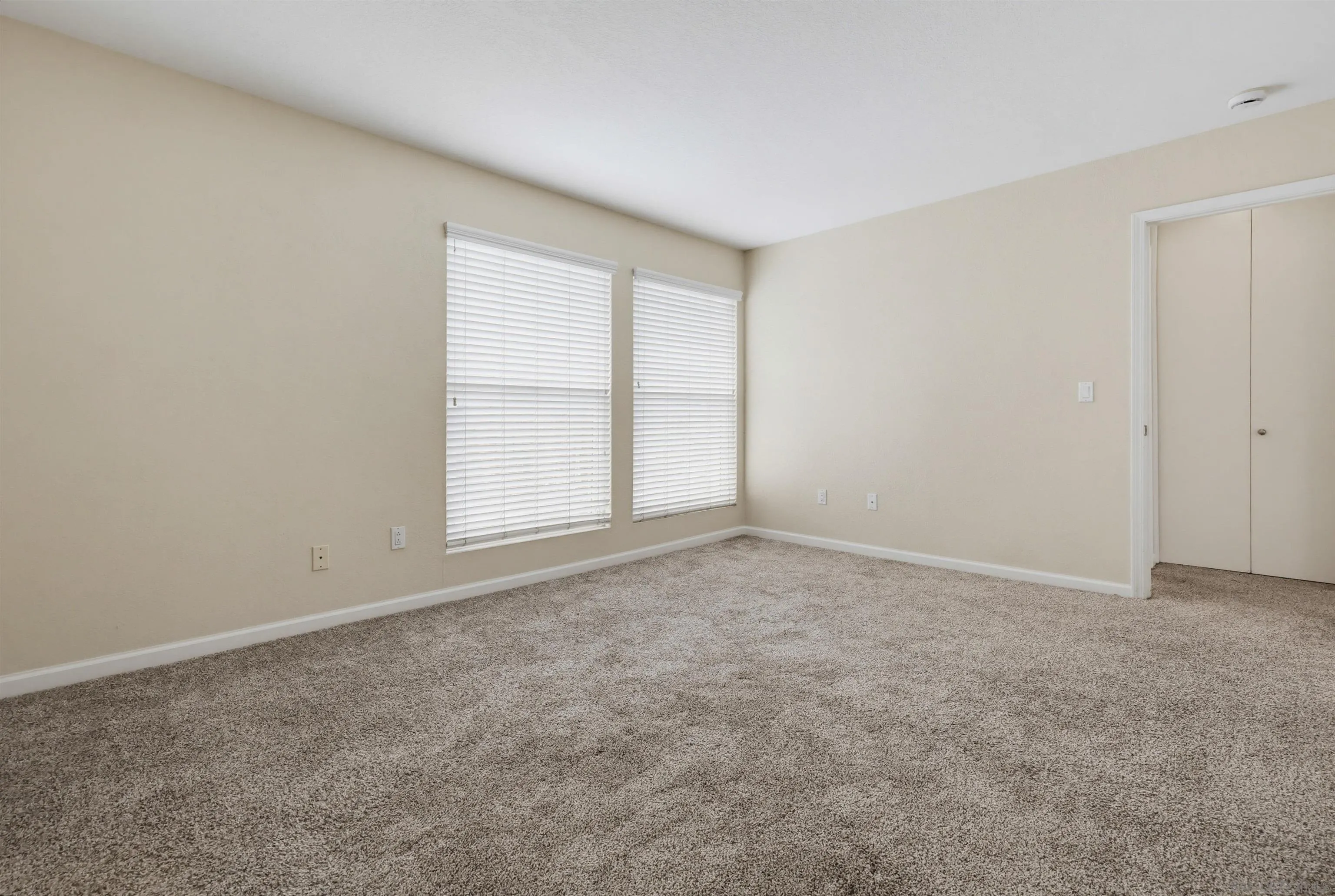 https://cdn.realtyfeed.com/cdn/127/260022209/68ab22c7b40ee4b5007d30c939426944.webp