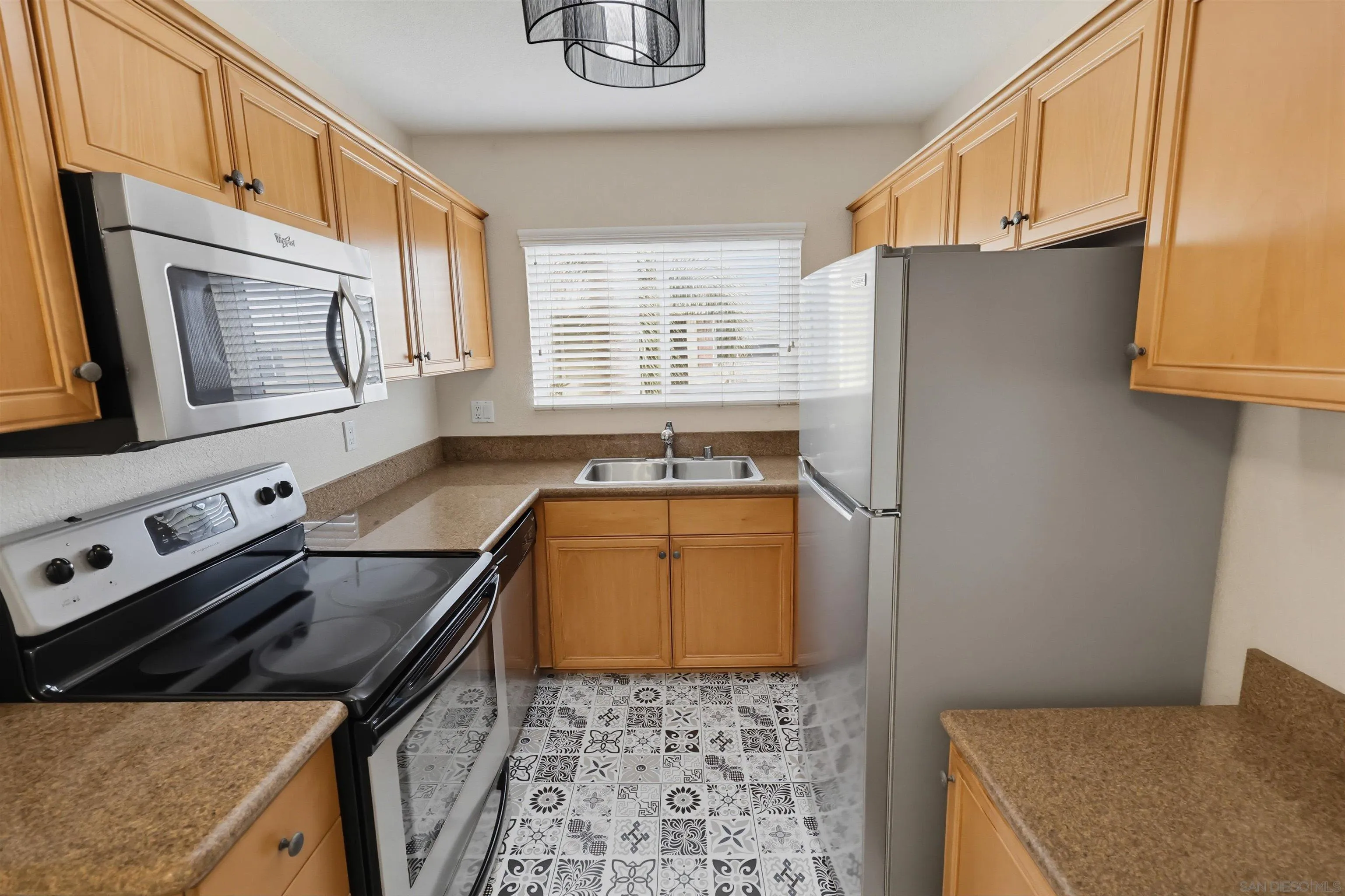 https://cdn.realtyfeed.com/cdn/127/260022209/d35e9a6de4f8ea59f04fc40815889435.webp