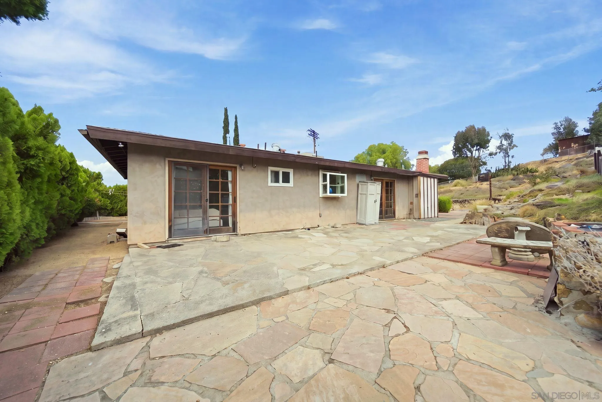https://cdn.realtyfeed.com/cdn/127/260022214/5980a587cbbf64e5b553a9aefb215df1.webp