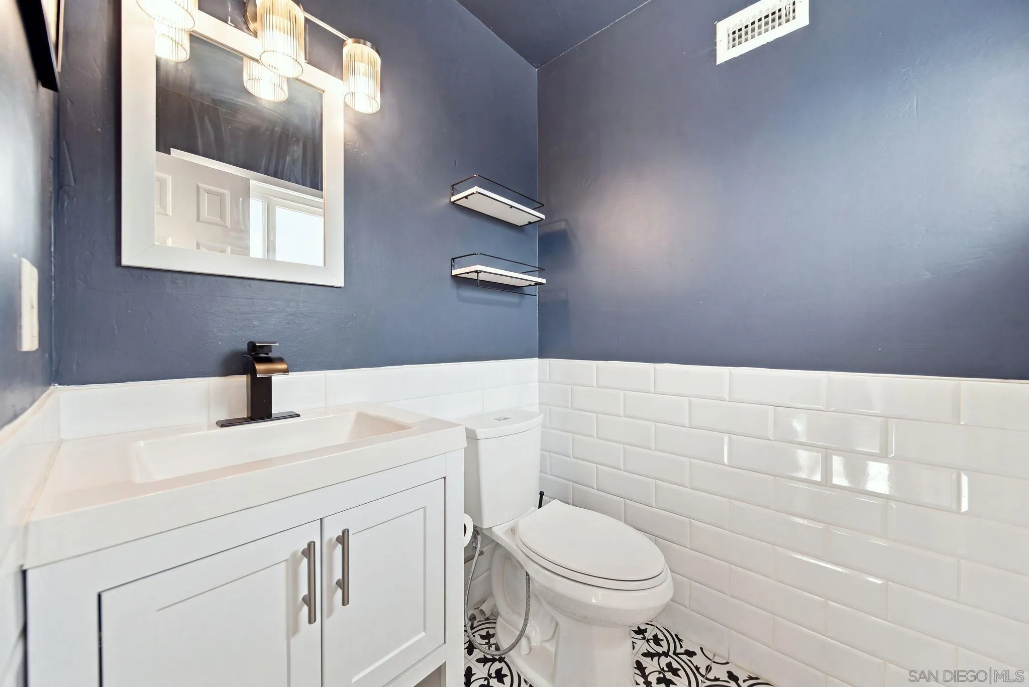 https://cdn.realtyfeed.com/cdn/127/260022214/87c20eddc2a5e40848eefcda21f7ea9a.webp