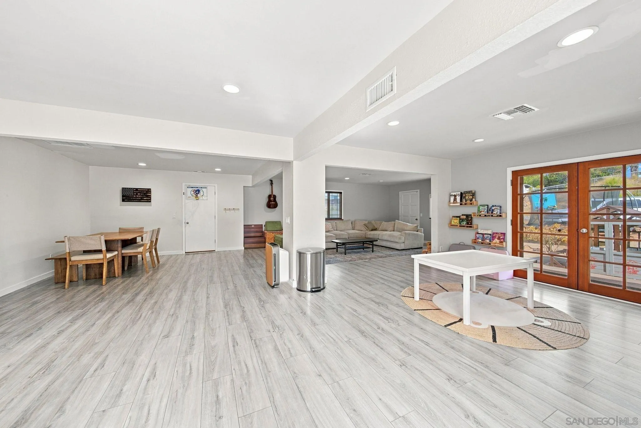 https://cdn.realtyfeed.com/cdn/127/260022214/ca0fb8146f5b5398cf078c4f90cc5331.webp