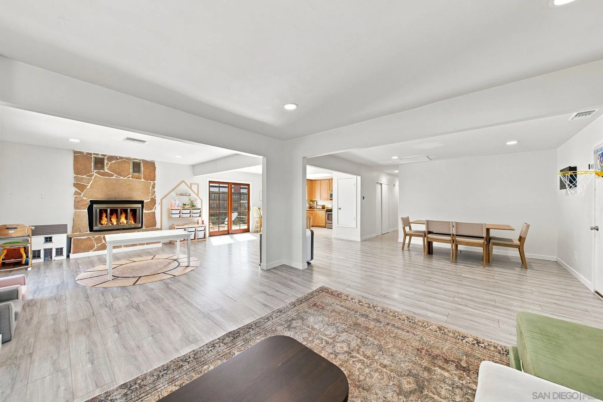 https://cdn.realtyfeed.com/cdn/127/260022214/d1e40a0daedab291348af8b590979725.webp