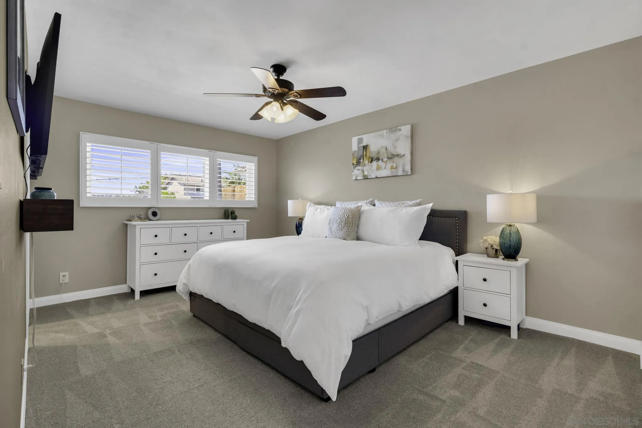 https://cdn.realtyfeed.com/cdn/127/260022219/23ac2564e3dabcbdbf254122e0c9e25e.webp