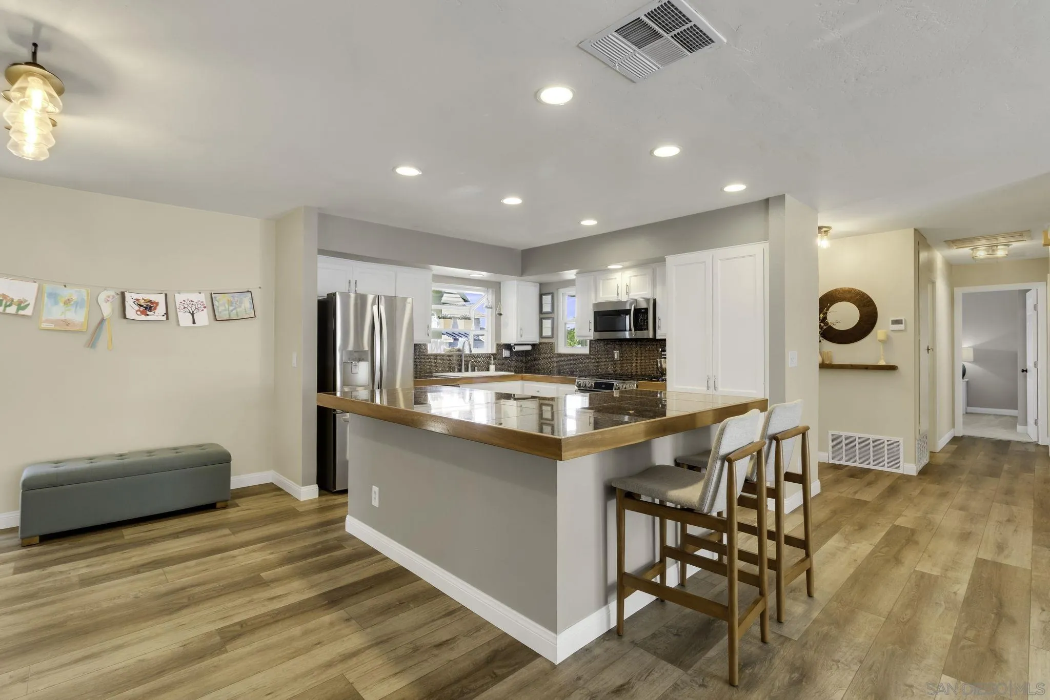 https://cdn.realtyfeed.com/cdn/127/260022219/2c659ae32296523fe67ba59f08092a6b.webp