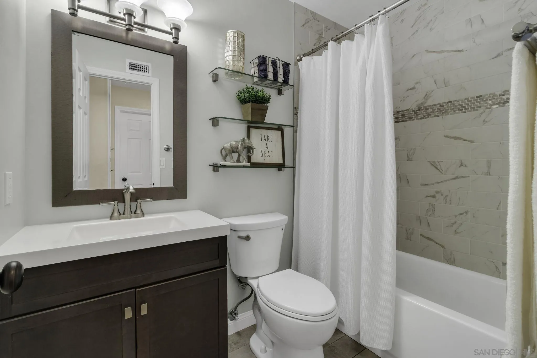 https://cdn.realtyfeed.com/cdn/127/260022219/676c48b5f0d343b52175df712587c9bf.webp