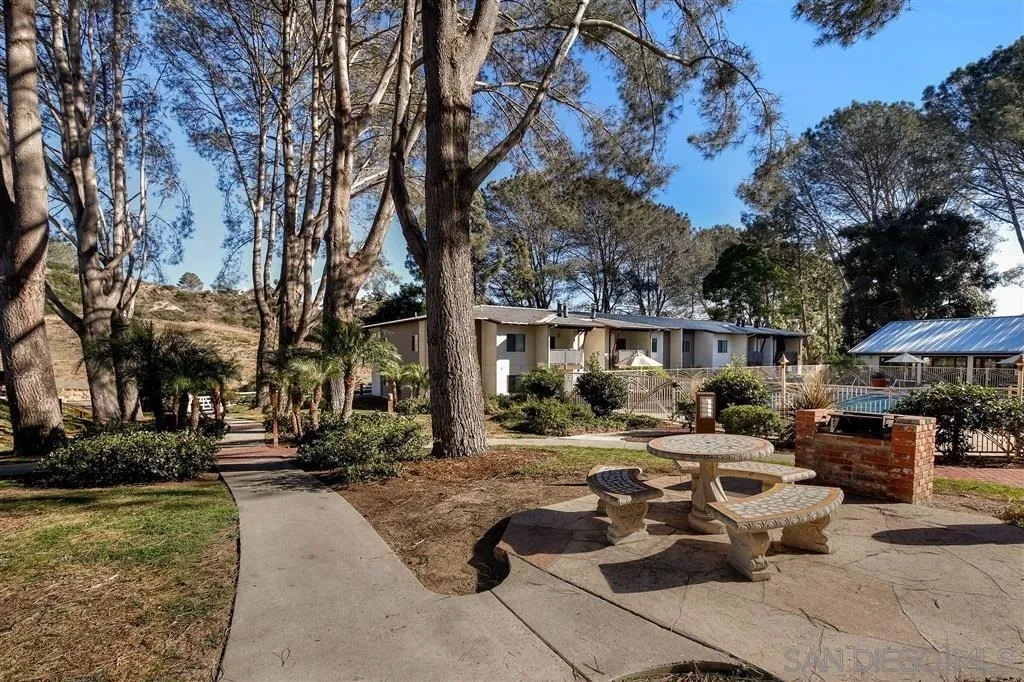 https://cdn.realtyfeed.com/cdn/127/260022222/1f9e9b29d4046fef97d41aa5f5b4668b.webp