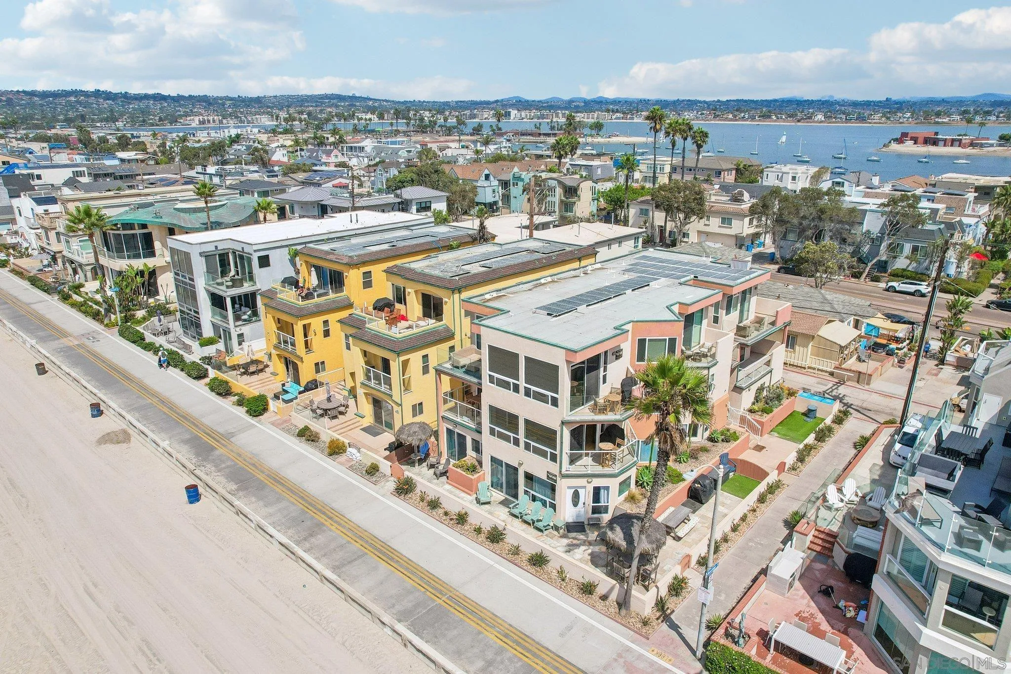 https://cdn.realtyfeed.com/cdn/127/260022226/91da268db49f9133fcdf7e588398e4d9.webp