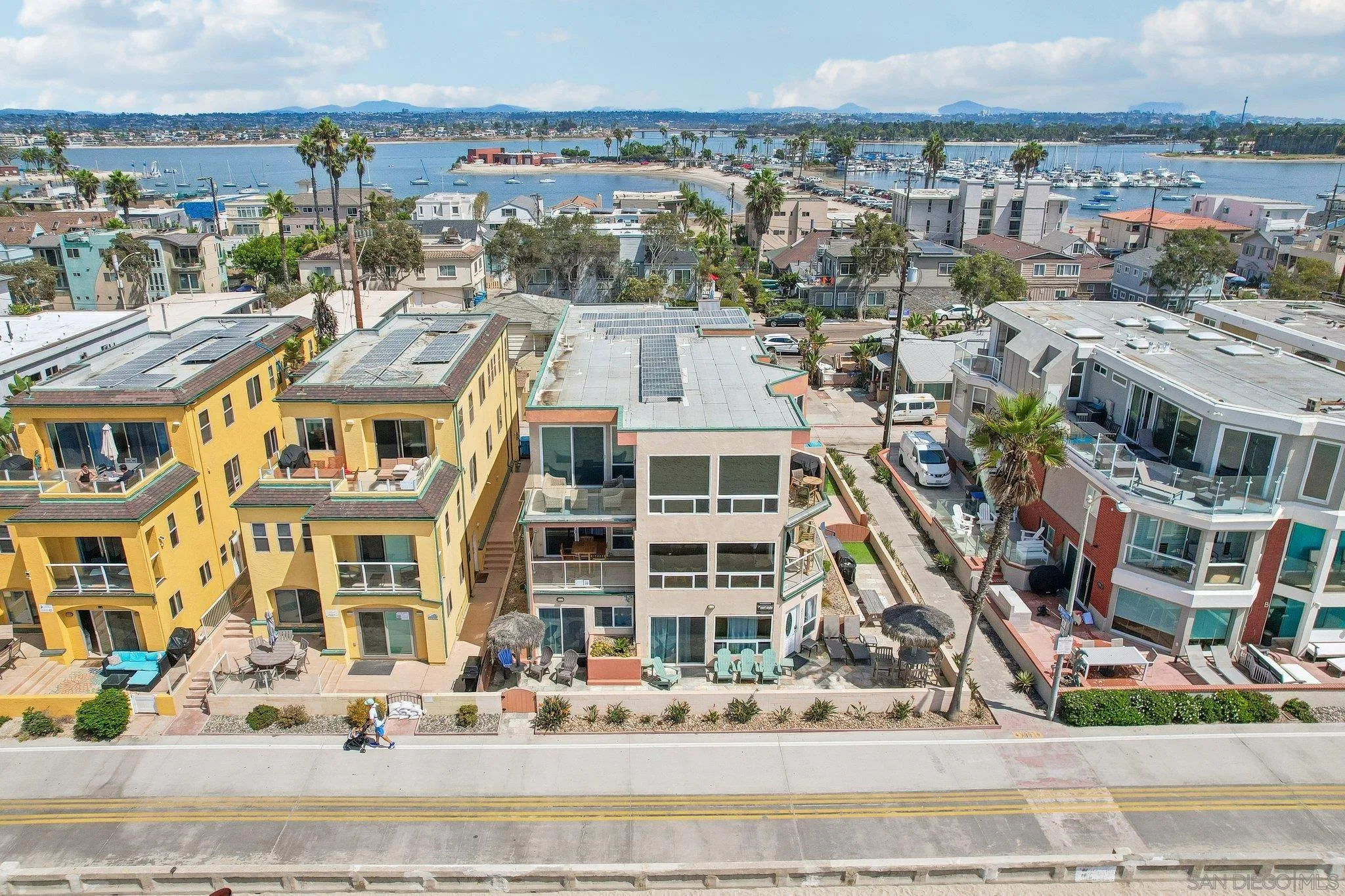 https://cdn.realtyfeed.com/cdn/127/260022226/bc92c360bd7291fcfc52527b3bb41617.webp