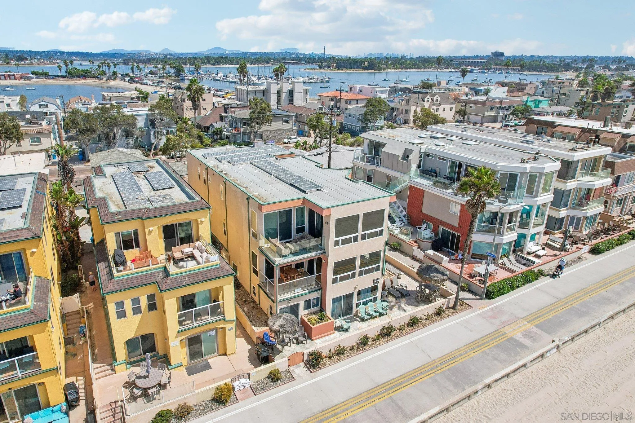 https://cdn.realtyfeed.com/cdn/127/260022226/ce1edd06d2f3503c55d628349e907bb9.webp