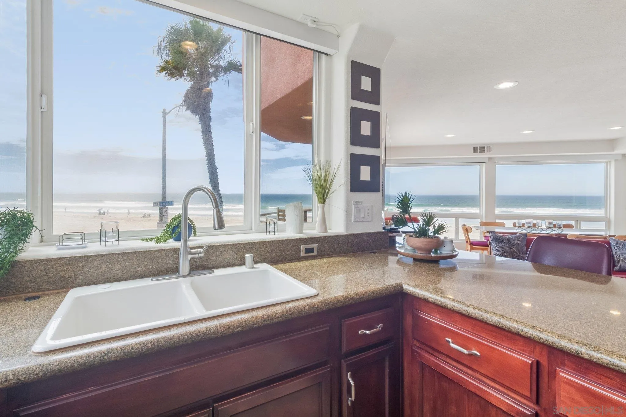 https://cdn.realtyfeed.com/cdn/127/260022226/deffa25c34669db4b674f66cb657a9cc.webp