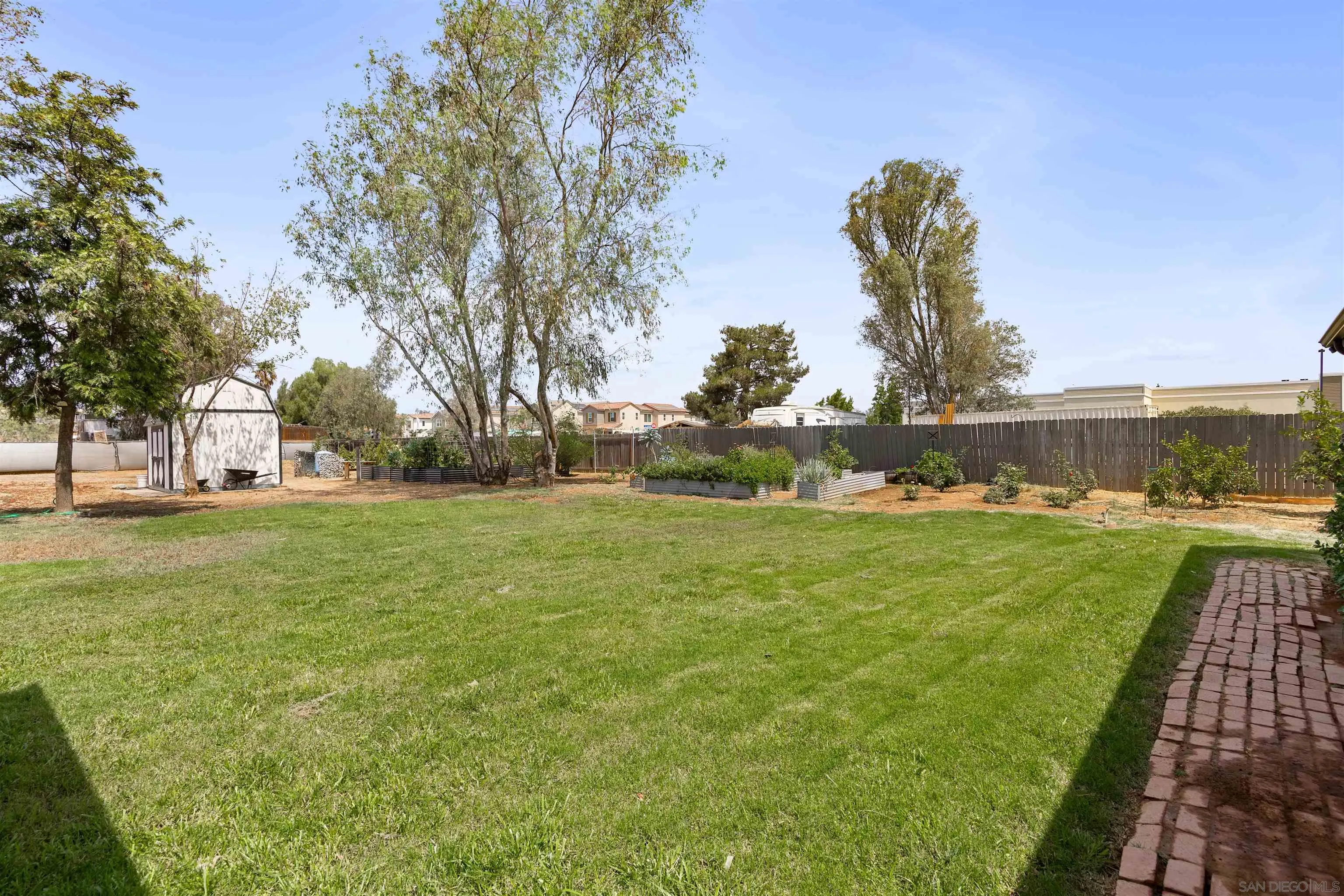 https://cdn.realtyfeed.com/cdn/127/260022229/061a5588facd7c7a92fd961c14ba7123.webp