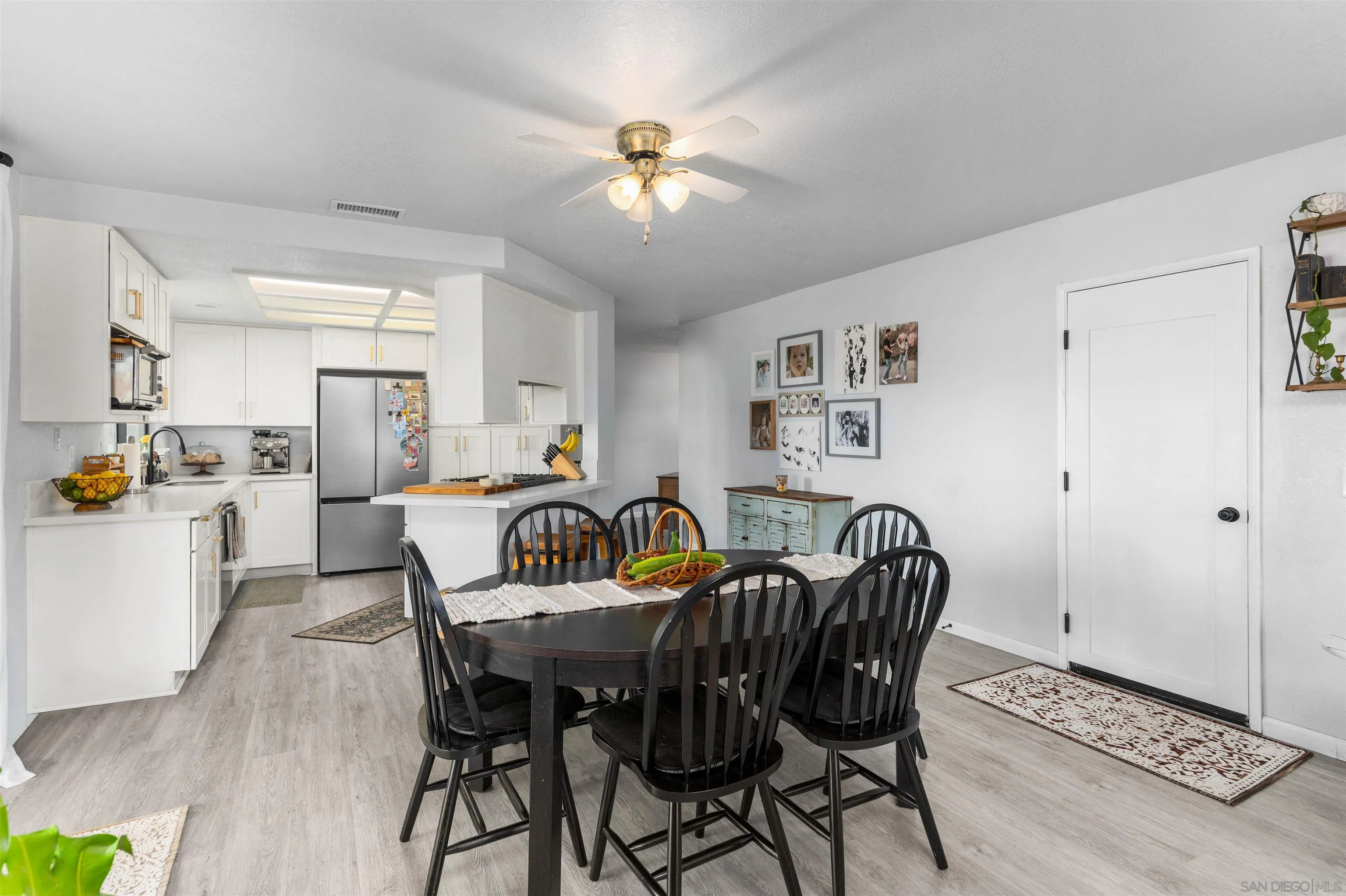 https://cdn.realtyfeed.com/cdn/127/260022229/0c802ad6cae2e0cbddde65c7a6679a62.webp