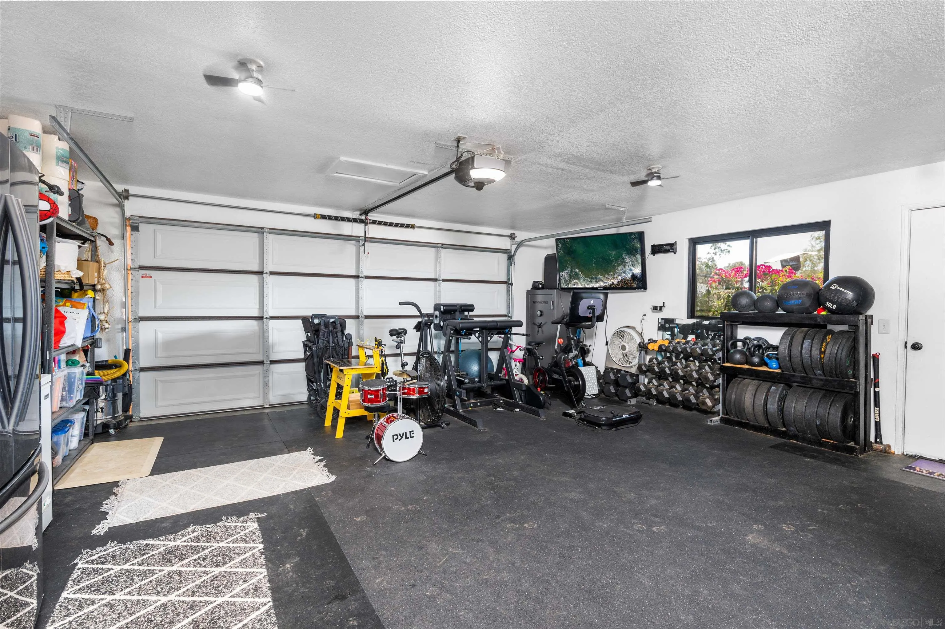 https://cdn.realtyfeed.com/cdn/127/260022229/2171ea023c831404a212a1de13c1d4ad.webp