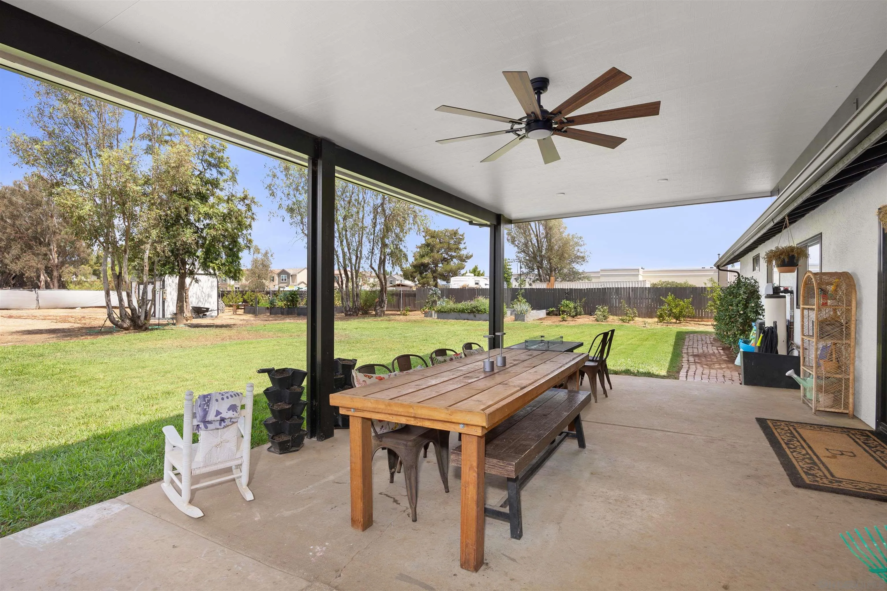 https://cdn.realtyfeed.com/cdn/127/260022229/41a424d9a93752f8d204fe3b043a1fef.webp