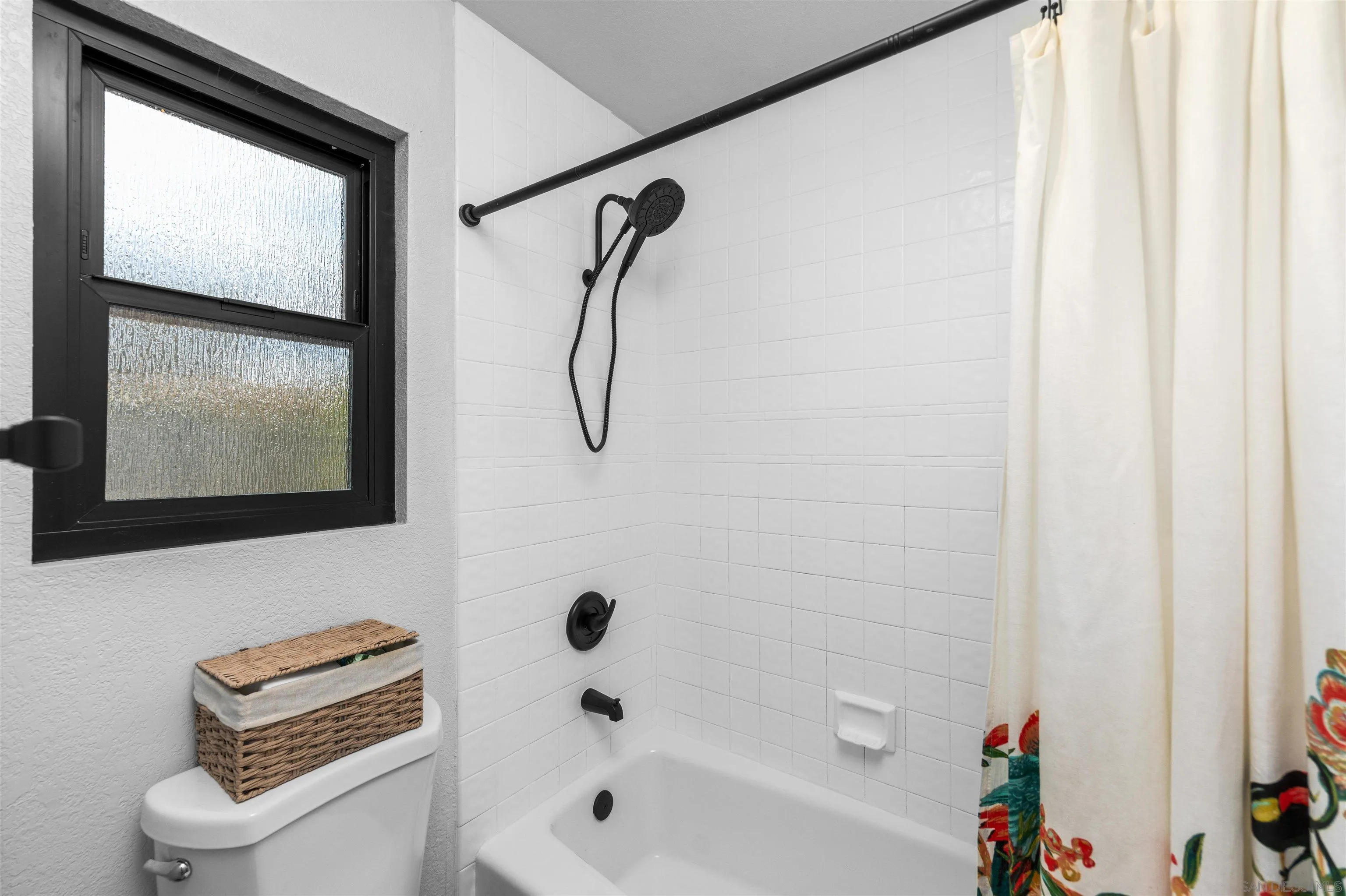 https://cdn.realtyfeed.com/cdn/127/260022229/5f71ce2e530846f007b1eb4e6a1d0190.webp