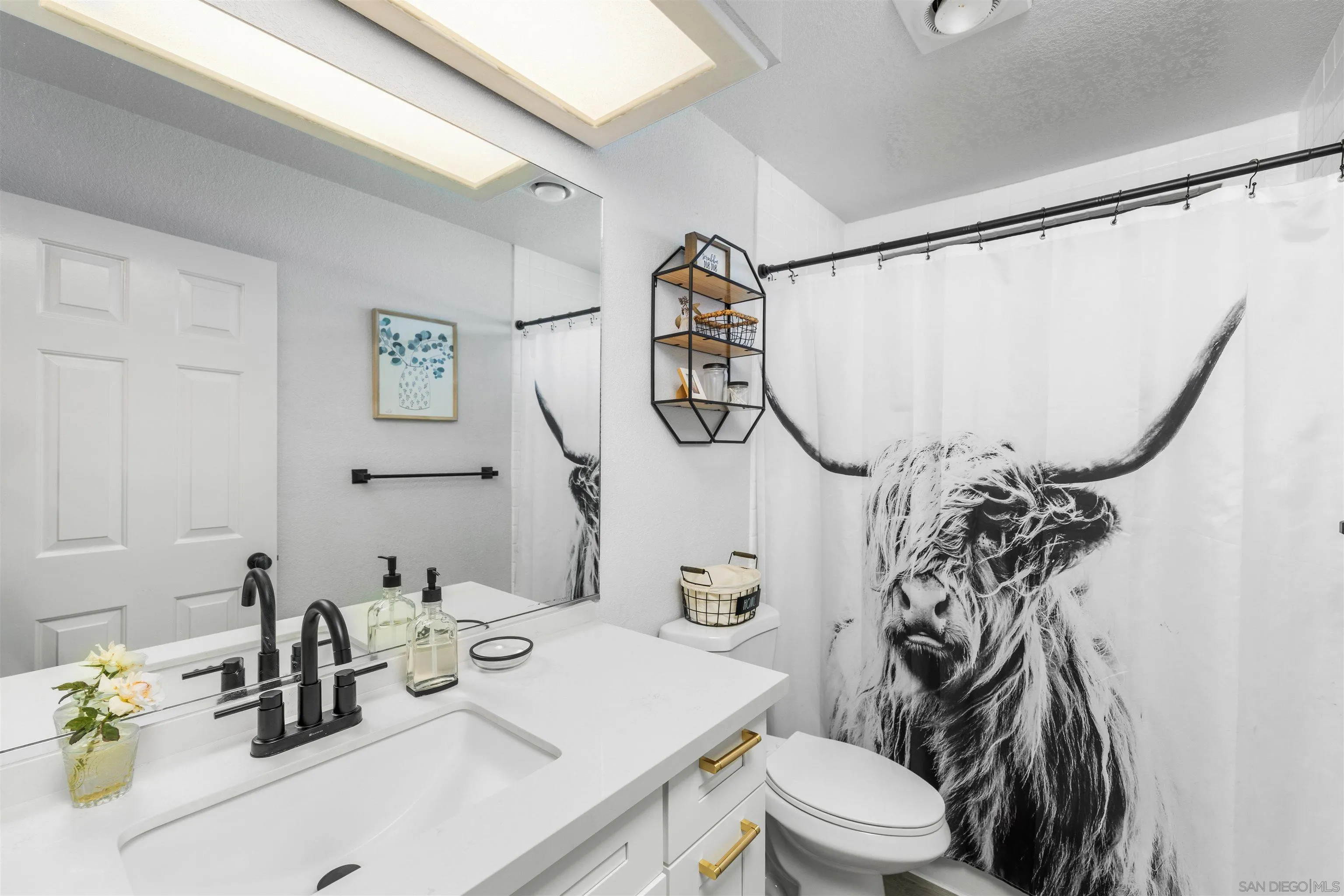 https://cdn.realtyfeed.com/cdn/127/260022229/82b67f8d5c97b93cd6faf10917c158d2.webp