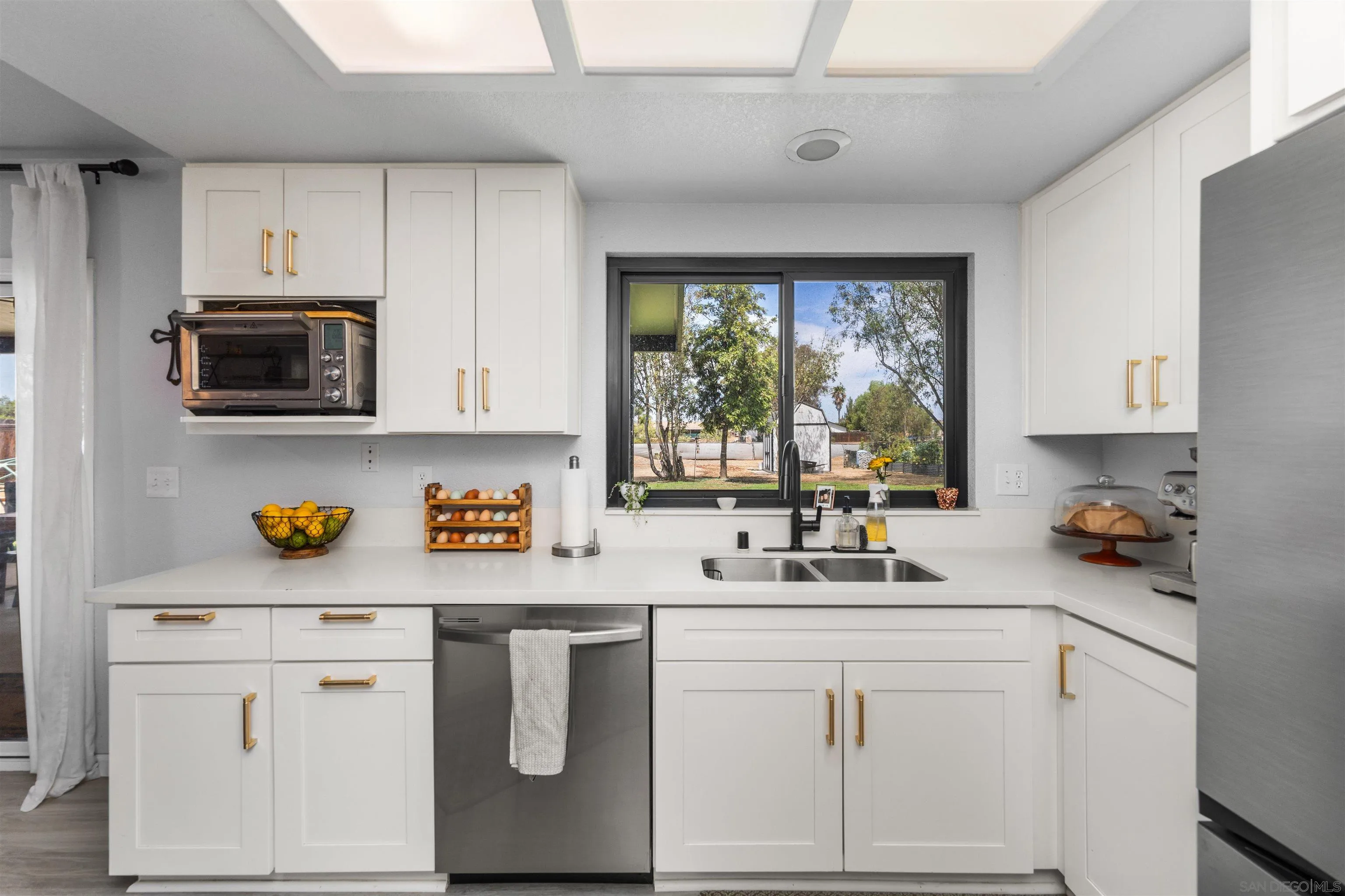 https://cdn.realtyfeed.com/cdn/127/260022229/d722c614ffef2106a7ee678f7990faa6.webp